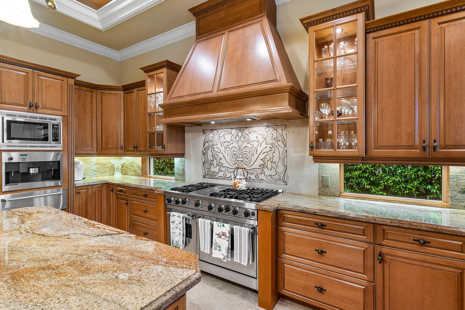 ROYAL PALM YACHT & COUNTRY CLUB - Residential