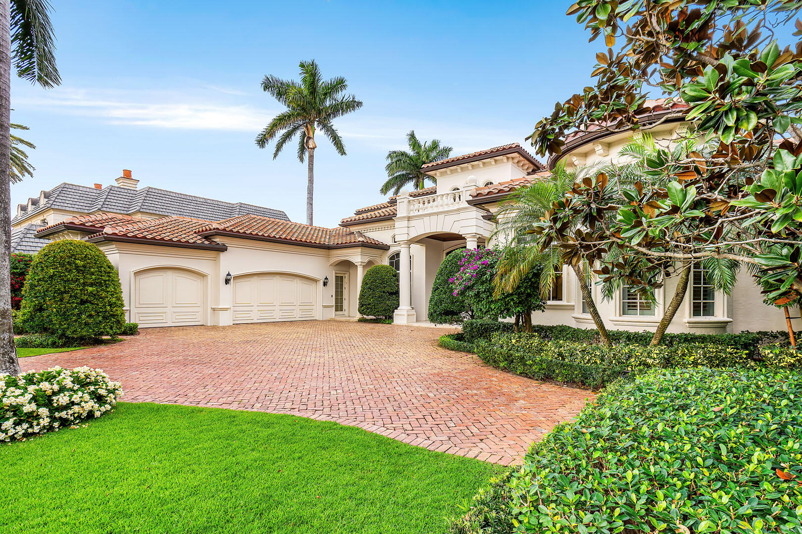 ROYAL PALM YACHT & COUNTRY CLUB - Residential