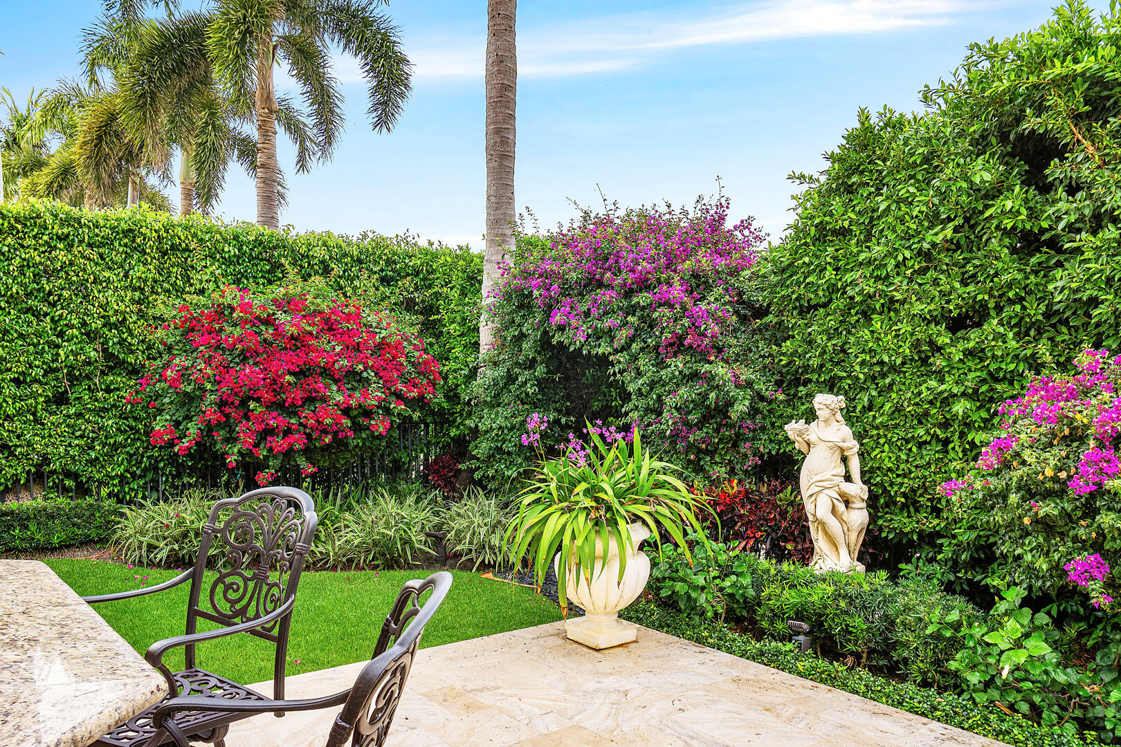 ROYAL PALM YACHT & COUNTRY CLUB - Residential