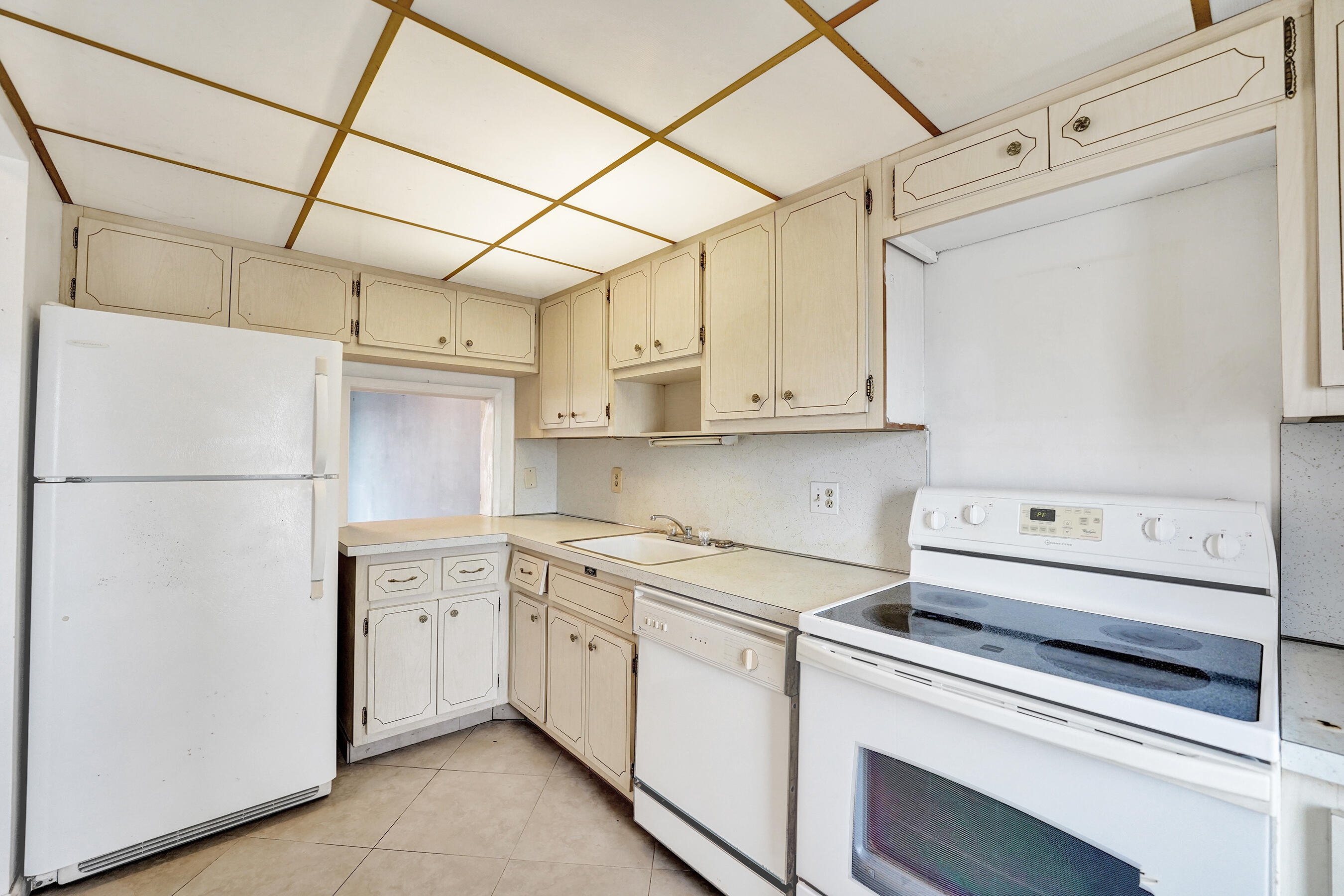 GARDEN-AIRE VILLAGE CONDO - Residential