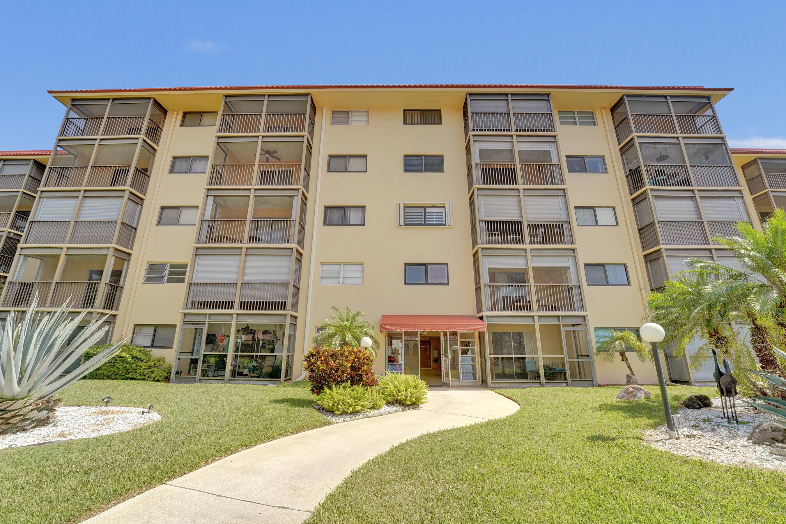 GARDEN-AIRE VILLAGE CONDO - Residential