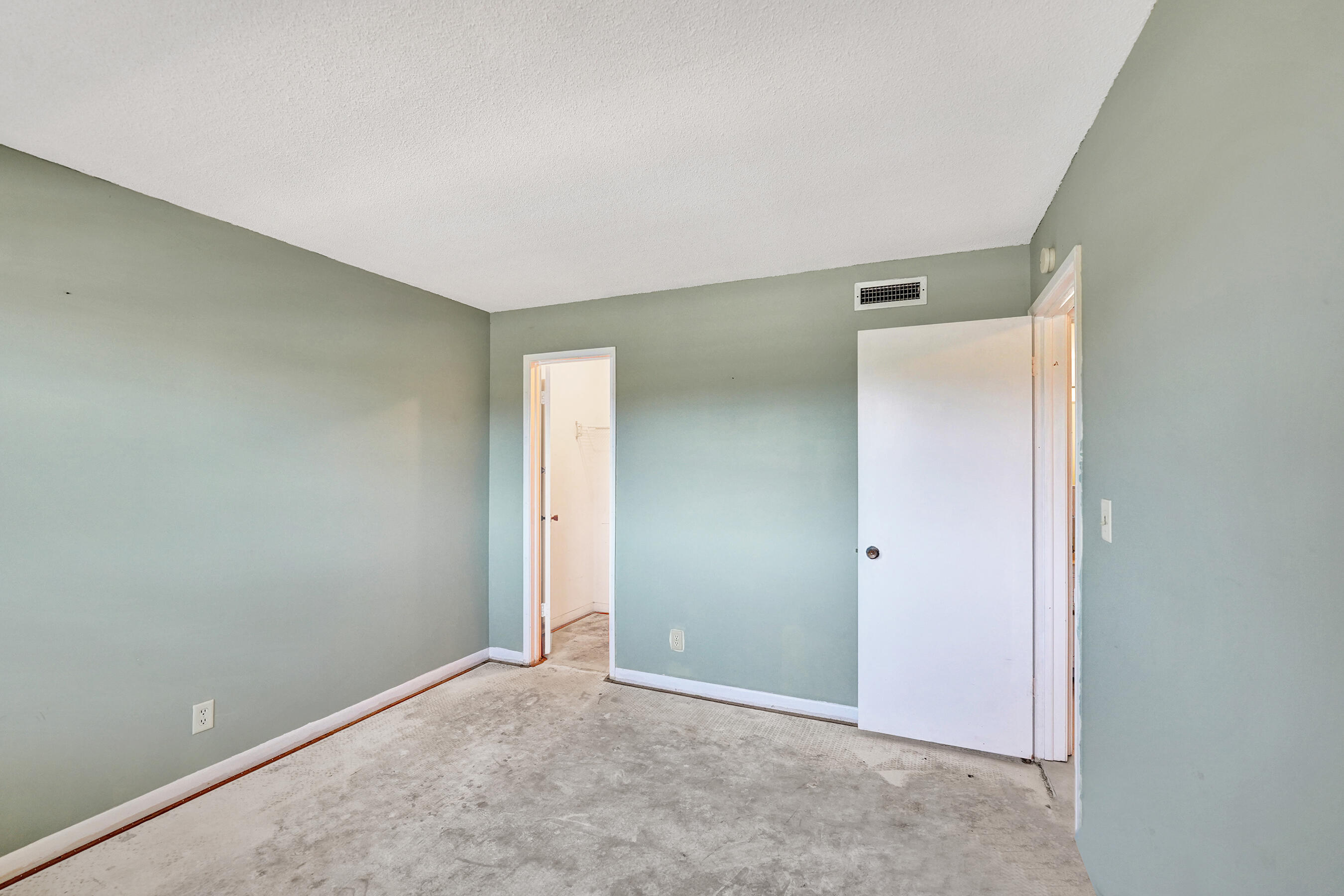 GARDEN-AIRE VILLAGE CONDO - Residential