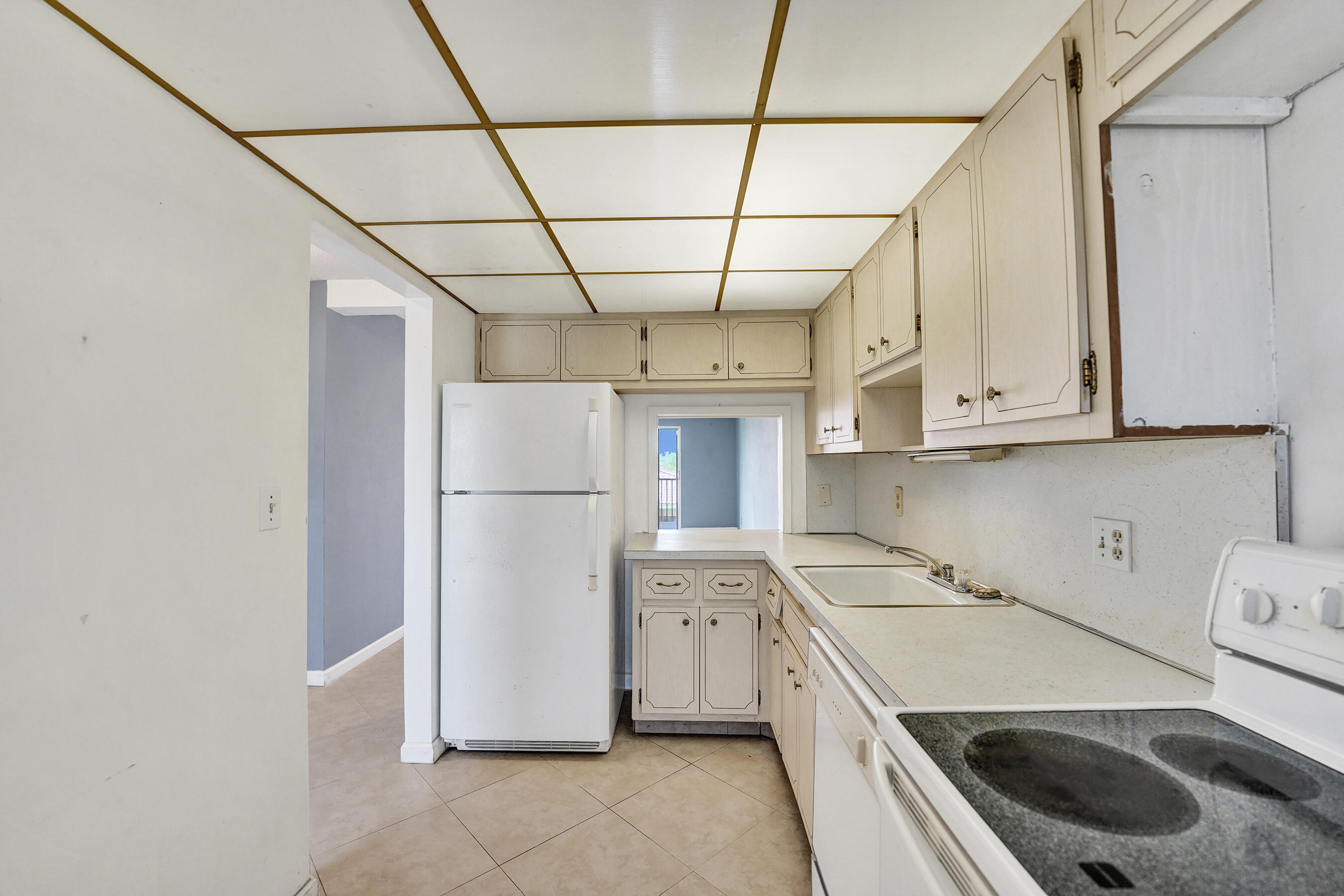 GARDEN-AIRE VILLAGE CONDO - Residential