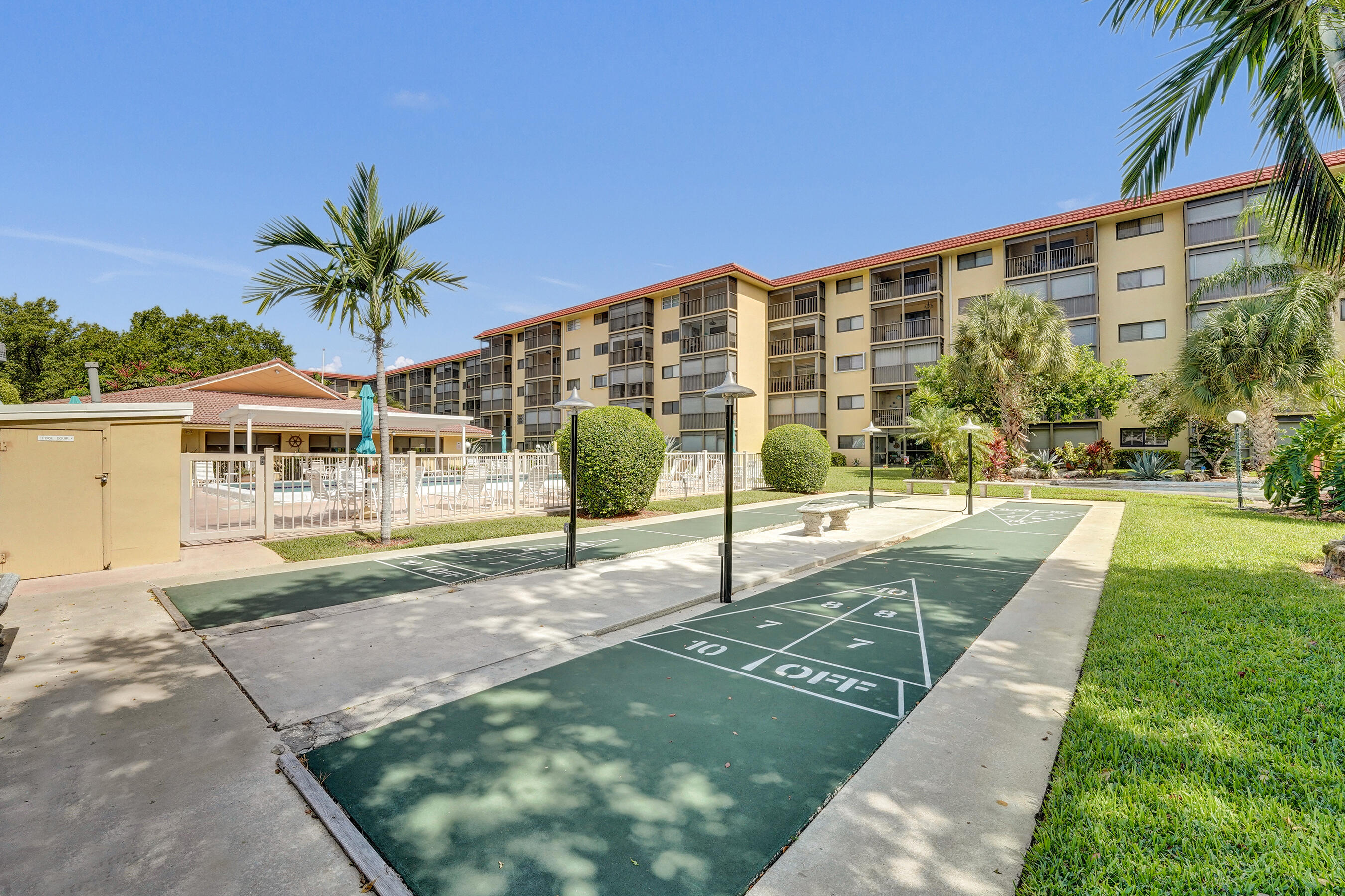GARDEN-AIRE VILLAGE CONDO - Residential