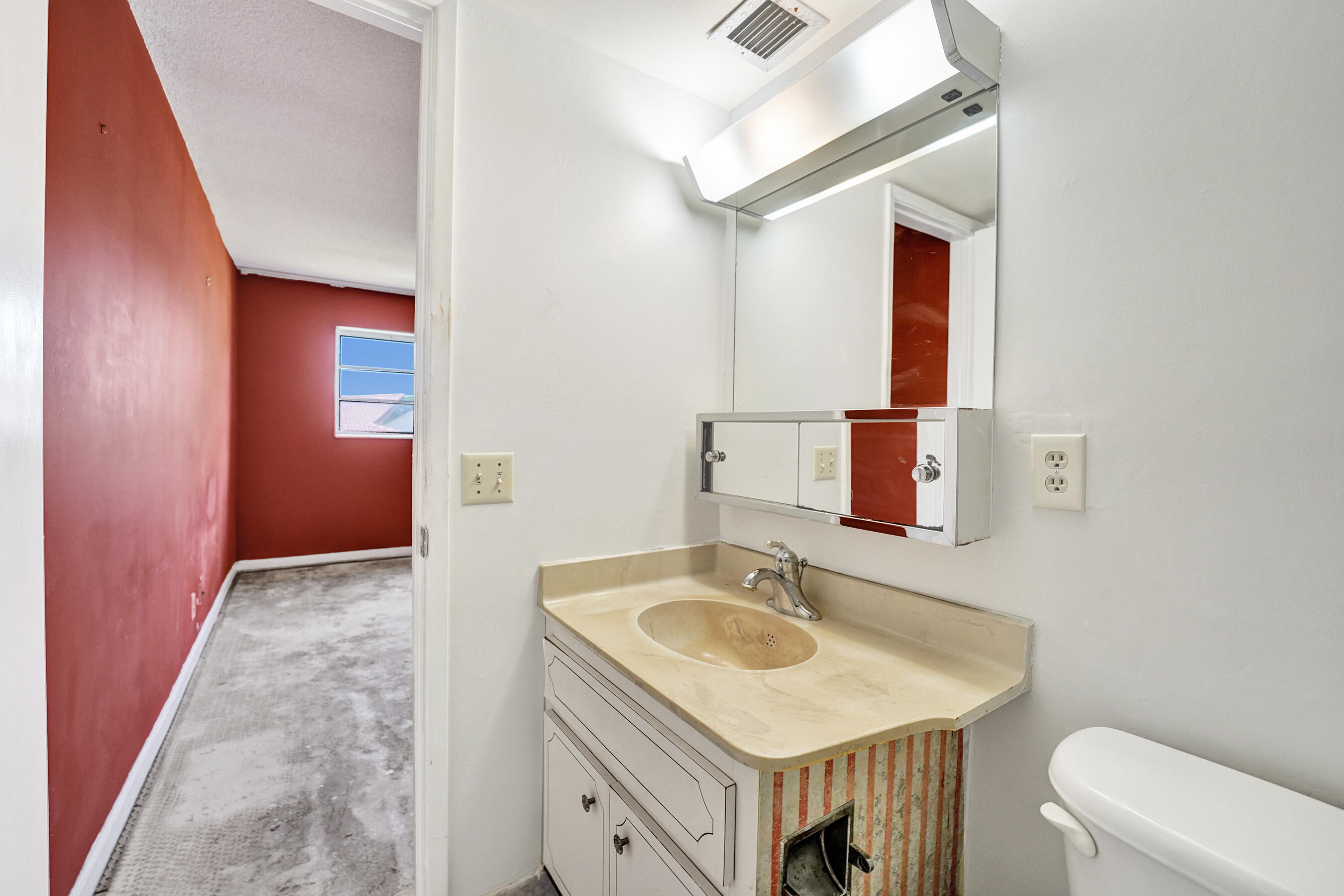 GARDEN-AIRE VILLAGE CONDO - Residential