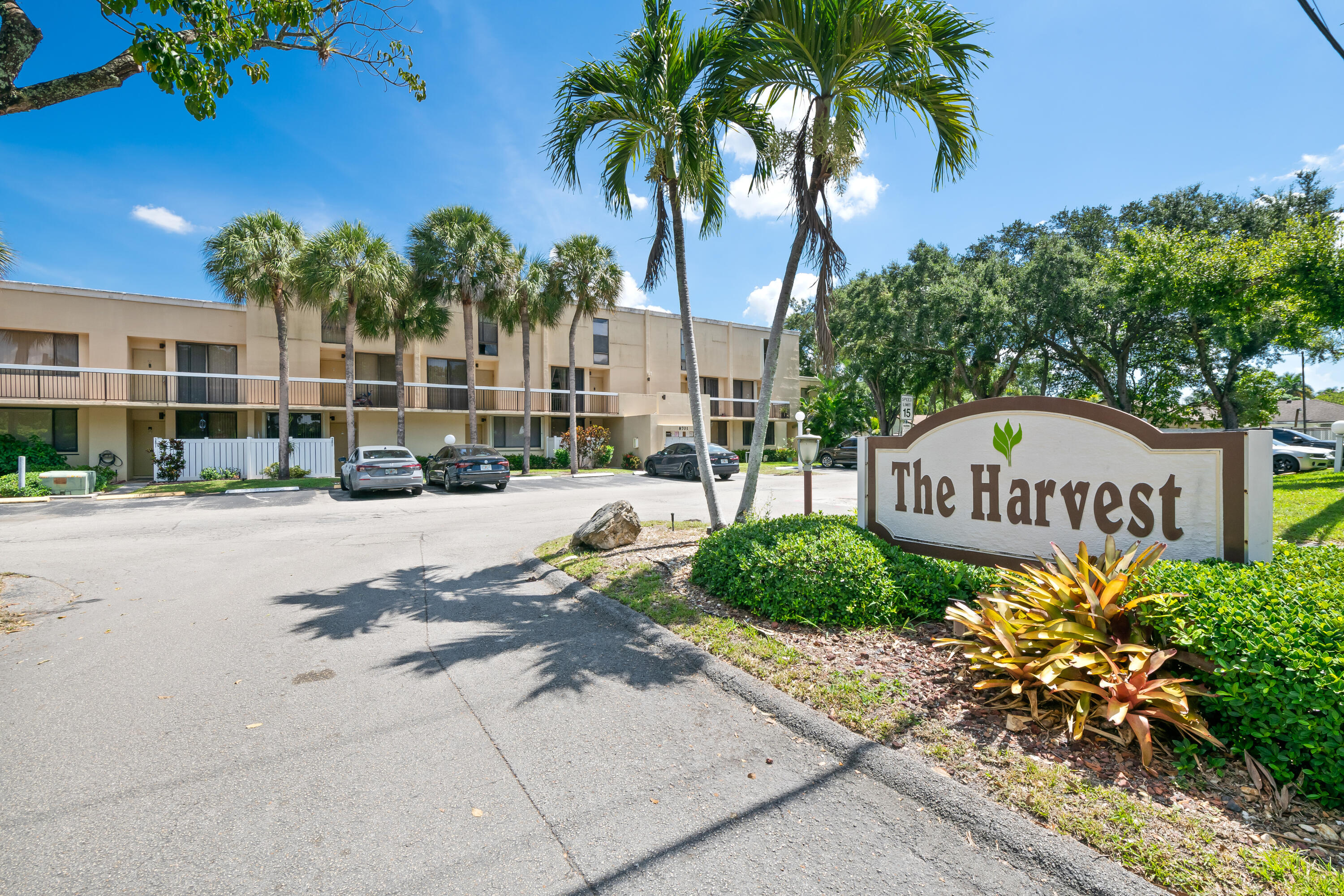 Harvest is a Great Community in Davie, located 5 minutes from Nova Southeastern University and in A Rated school district for your younger kids. Shopping, Restaurants, Family Friendly park minutes away with Soccer Fields, Pickleball, Basketball and Baseball. Lots of locals events held here. Popular Townhouse style unit with Screened Balcony upstairs off Primary bedroom and Water Views from the Living Room. Nice Community Center with Pool and Tennis Courts. Come see this unit it won't disappoint your Buyers!