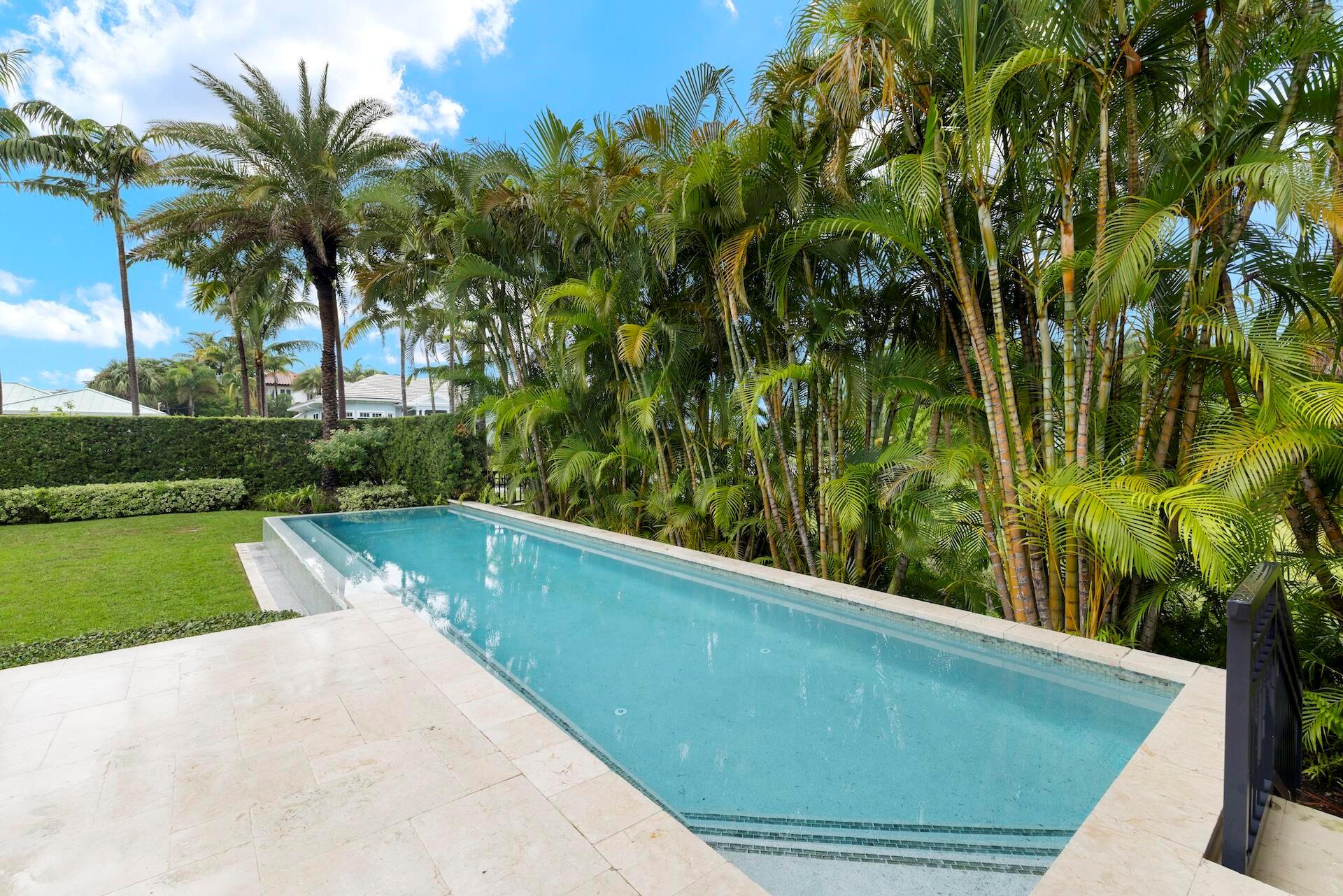 TROPICAL SHORES - Residential