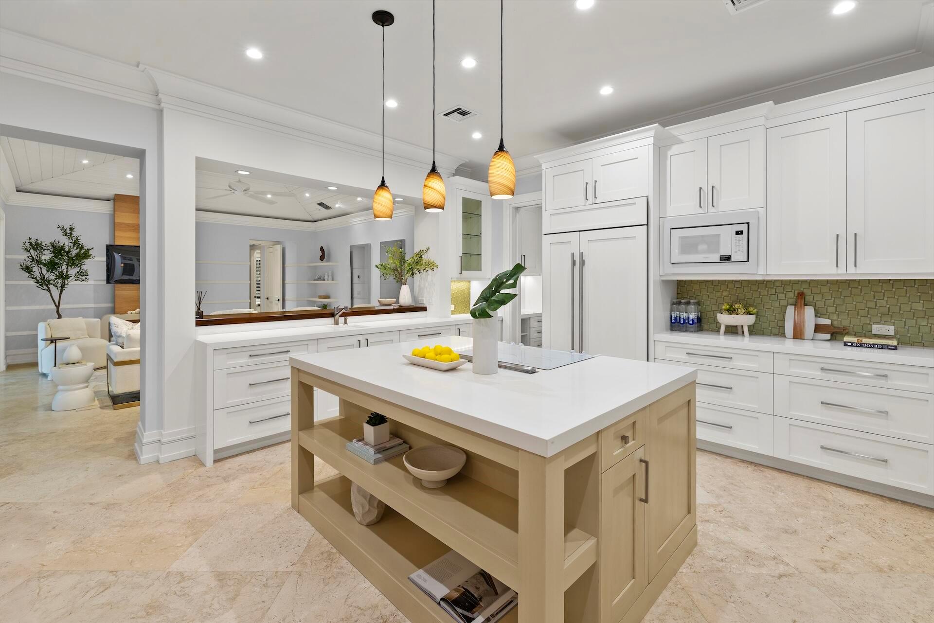 TROPICAL SHORES - Residential