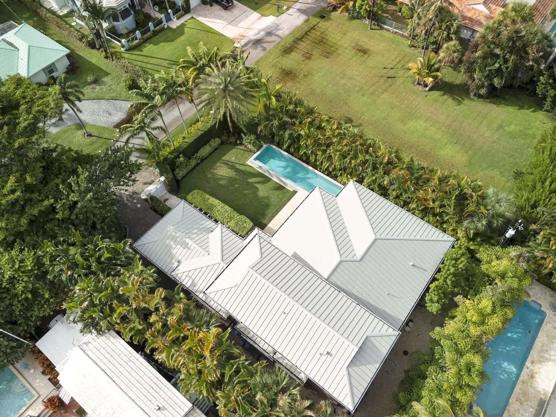 TROPICAL SHORES - Residential