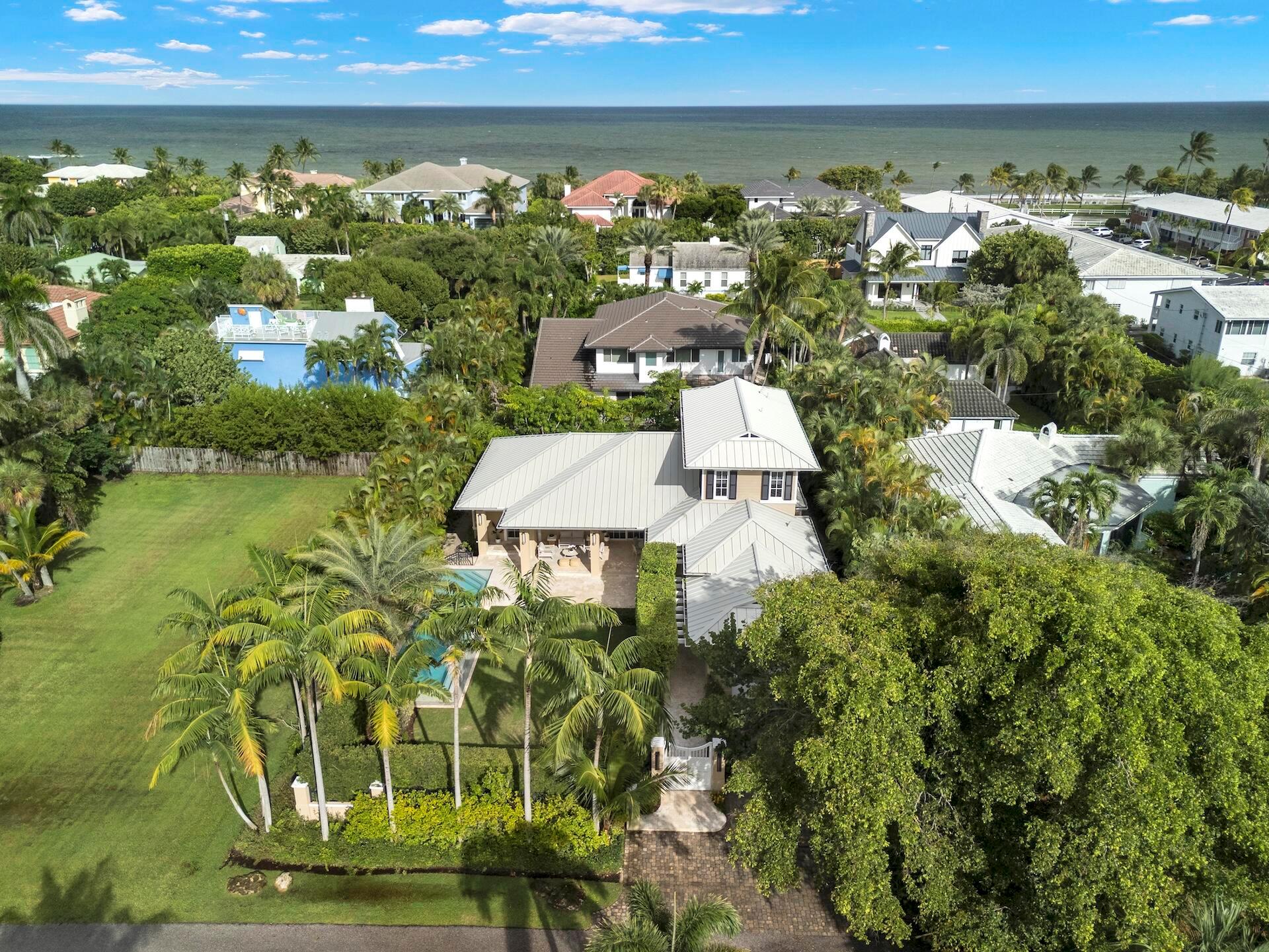 TROPICAL SHORES - Residential