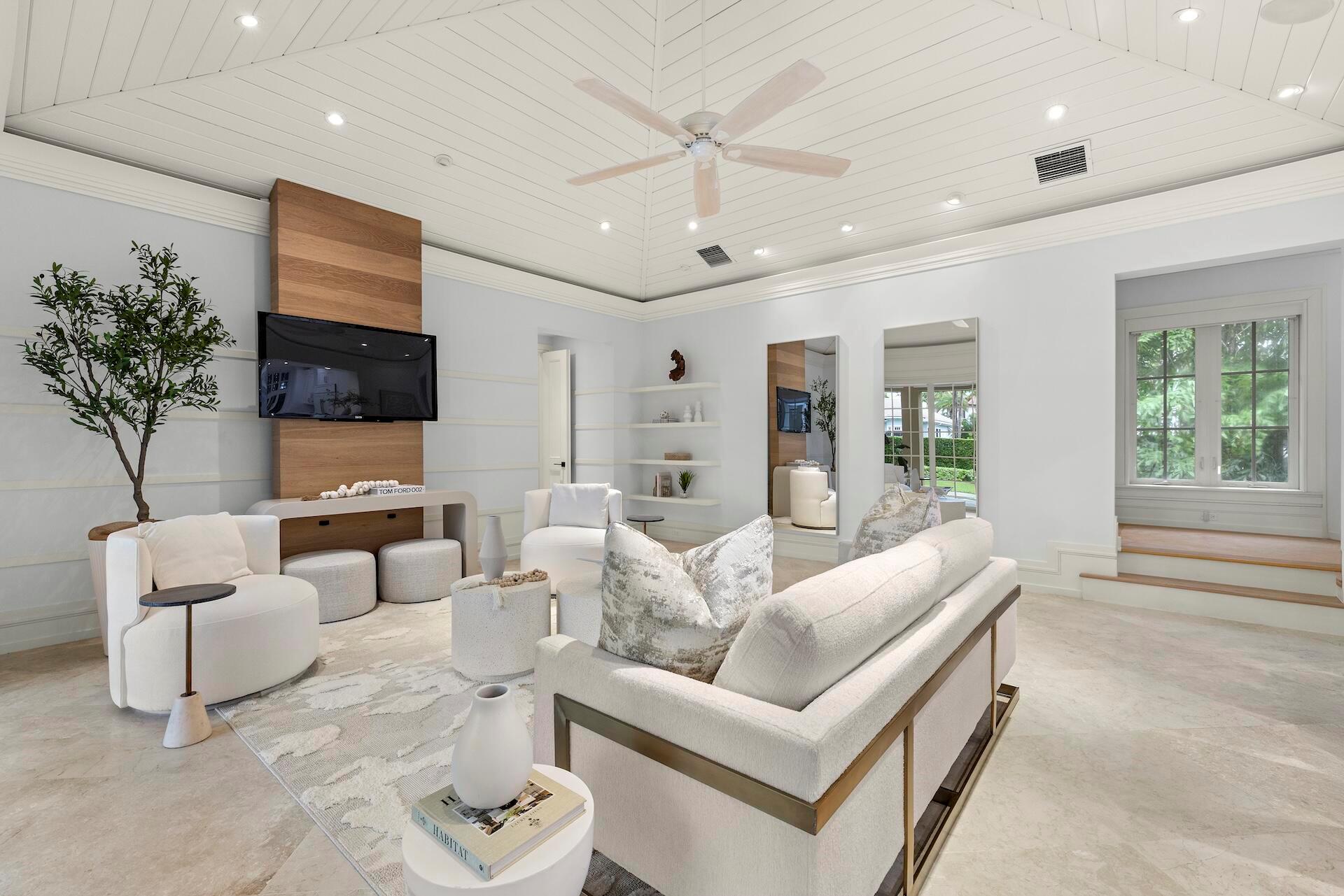 TROPICAL SHORES - Residential