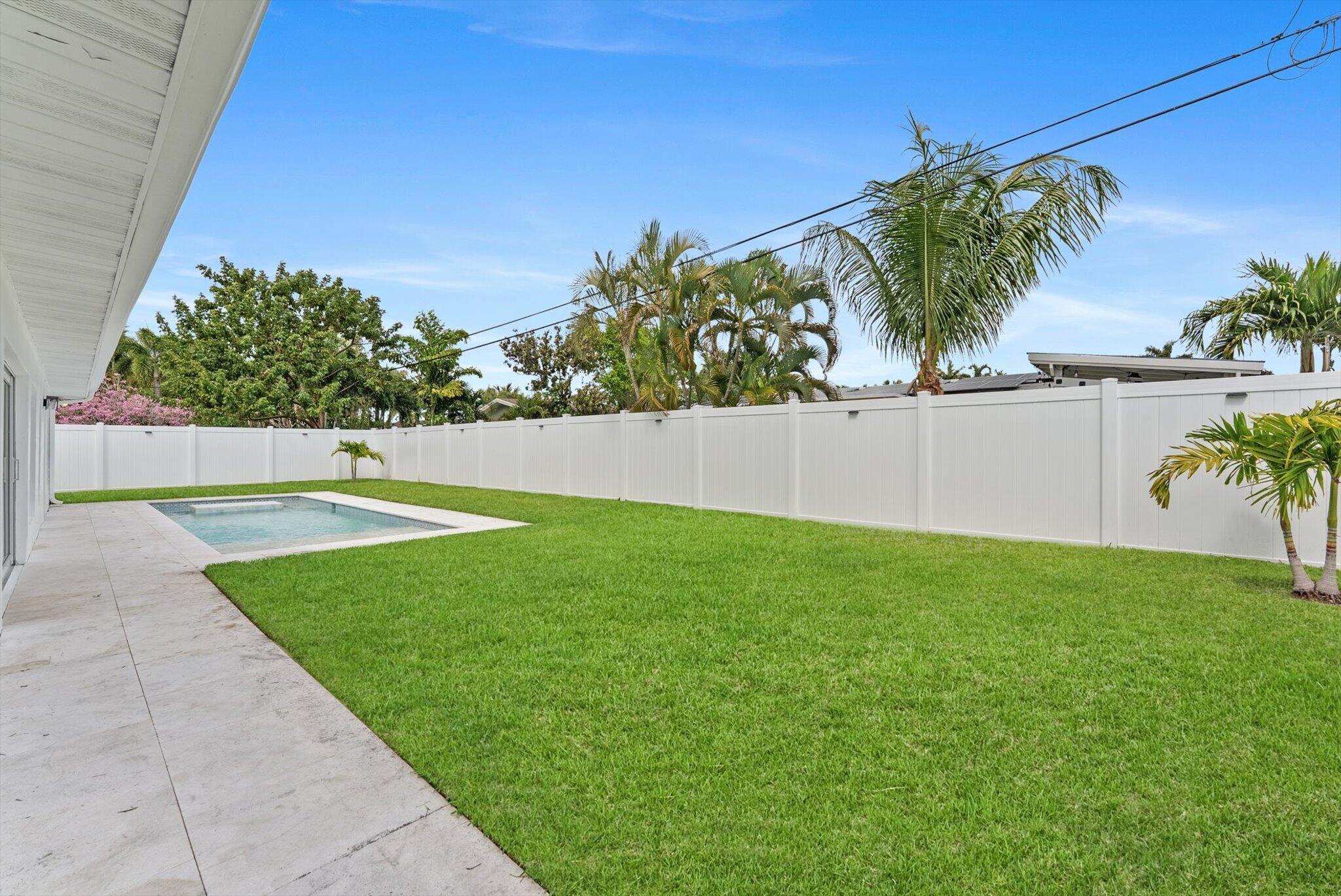 BOCA RATON SQUARE - Residential Lease