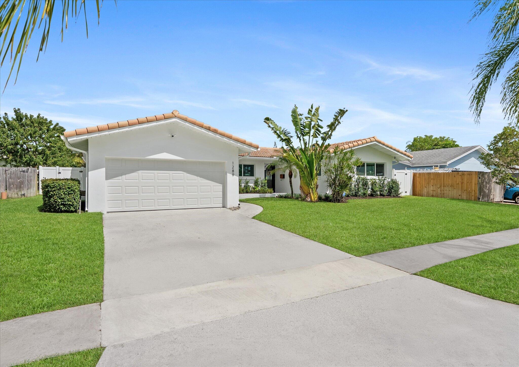 BOCA RATON SQUARE - Residential Lease