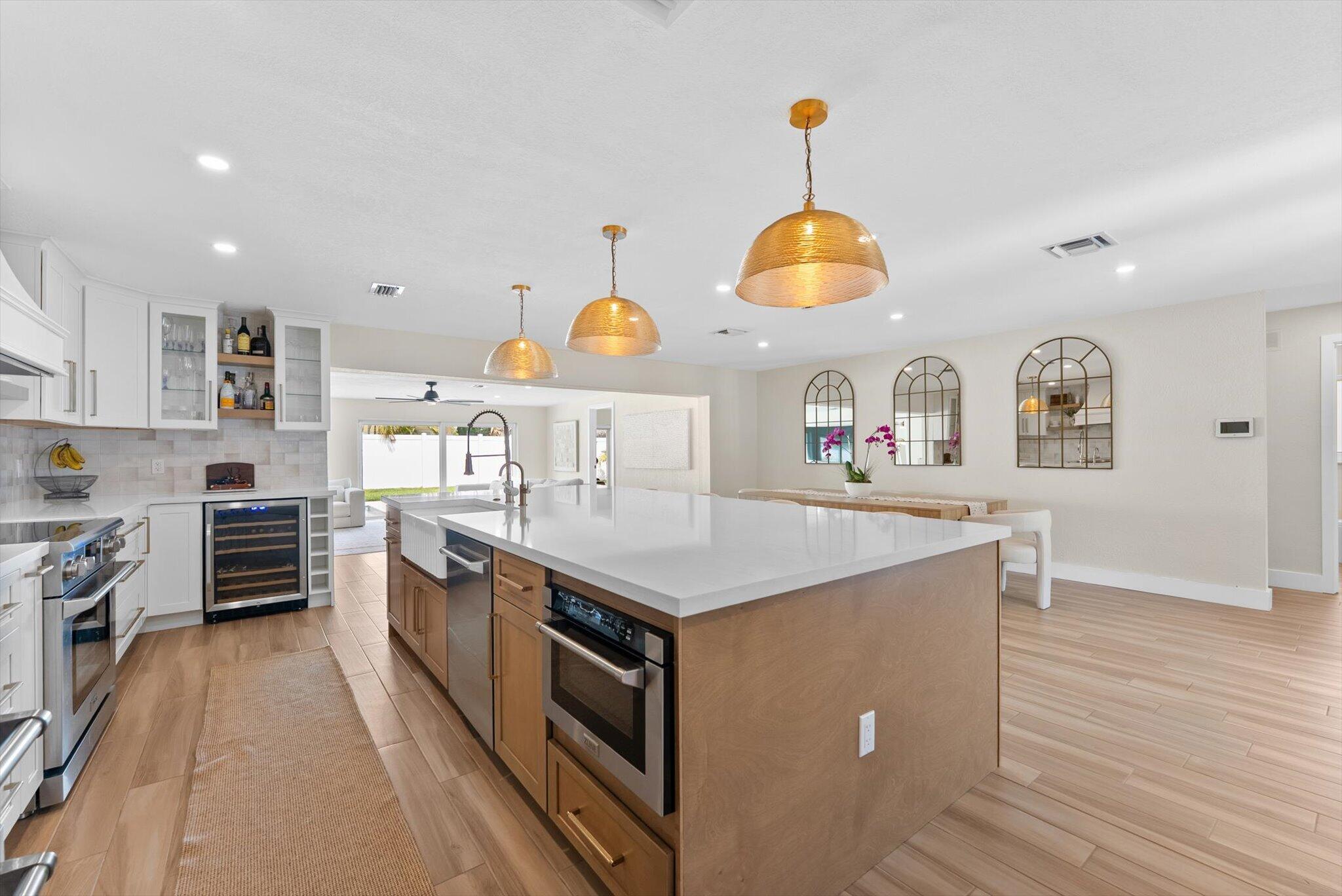 BOCA RATON SQUARE - Residential Lease
