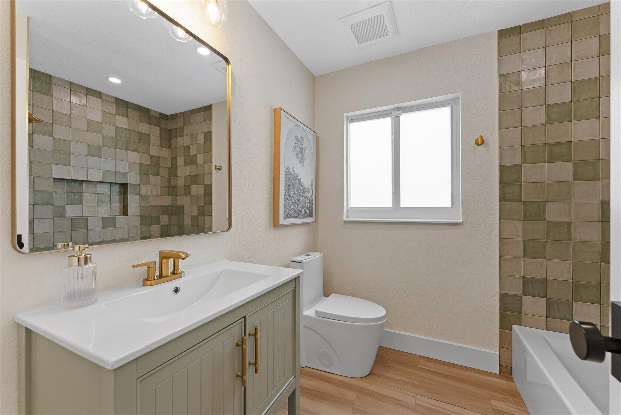BOCA RATON SQUARE - Residential Lease