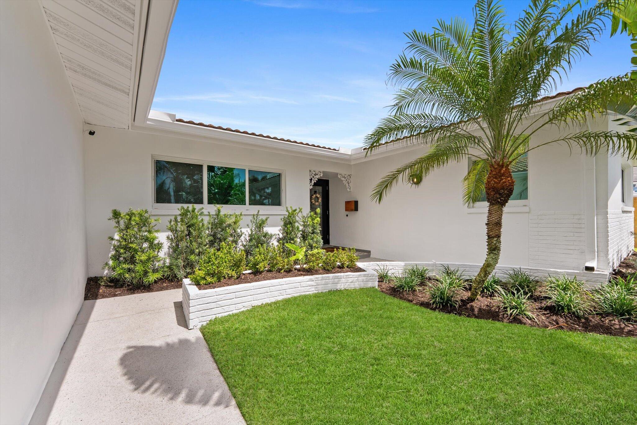 BOCA RATON SQUARE - Residential Lease