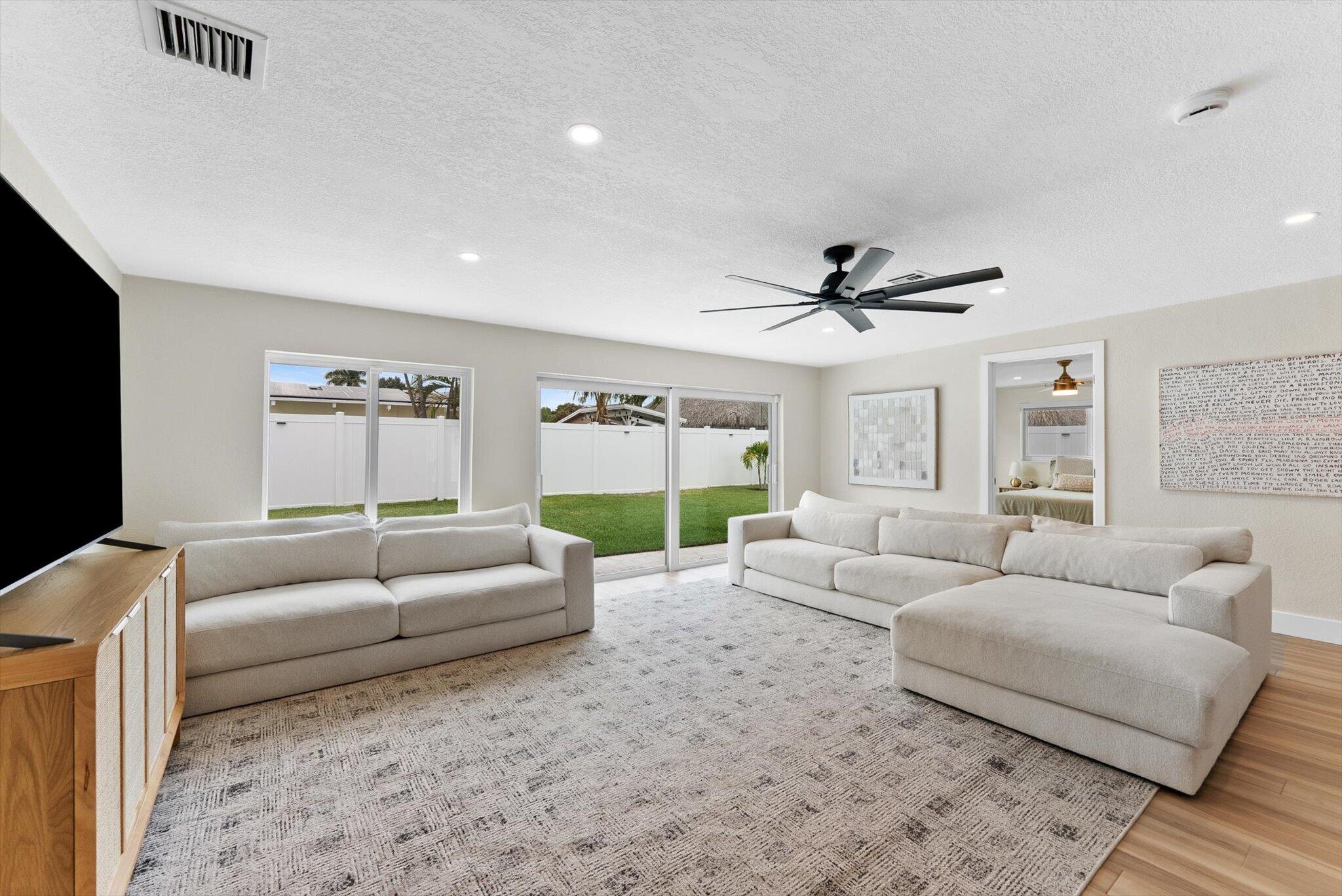 BOCA RATON SQUARE - Residential Lease