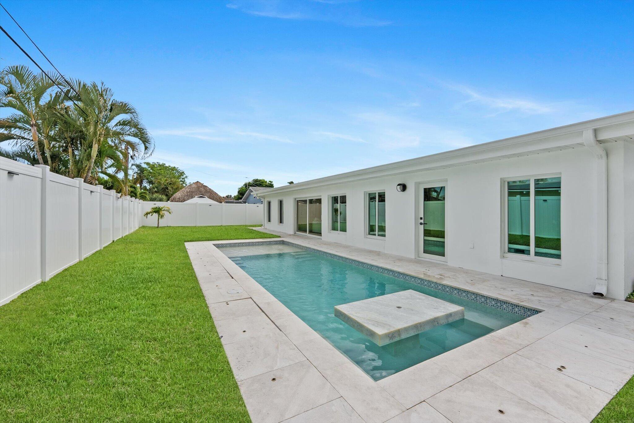 BOCA RATON SQUARE - Residential Lease