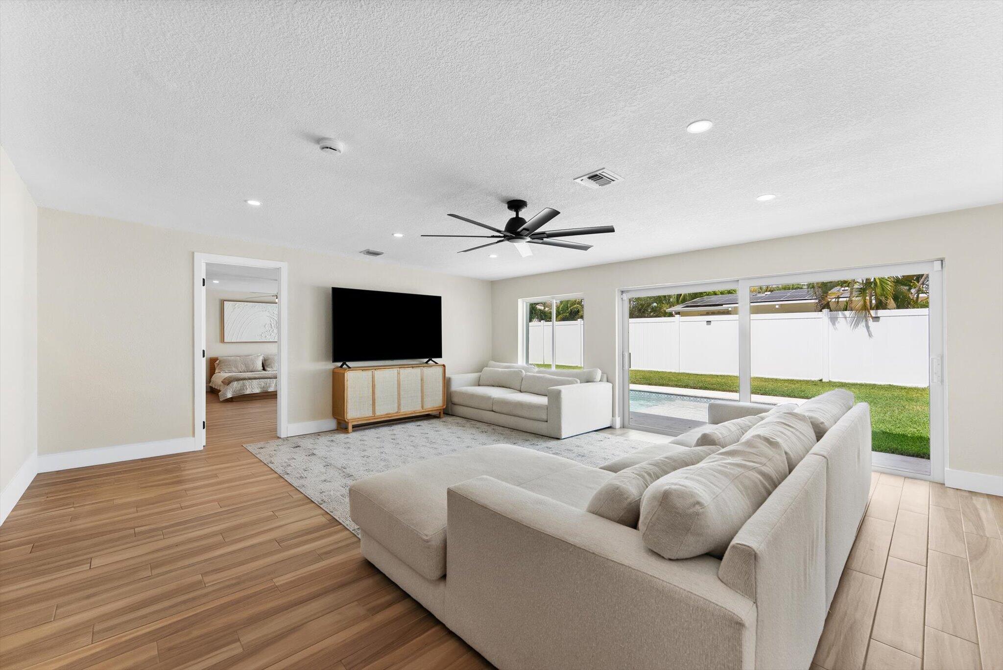 BOCA RATON SQUARE - Residential Lease