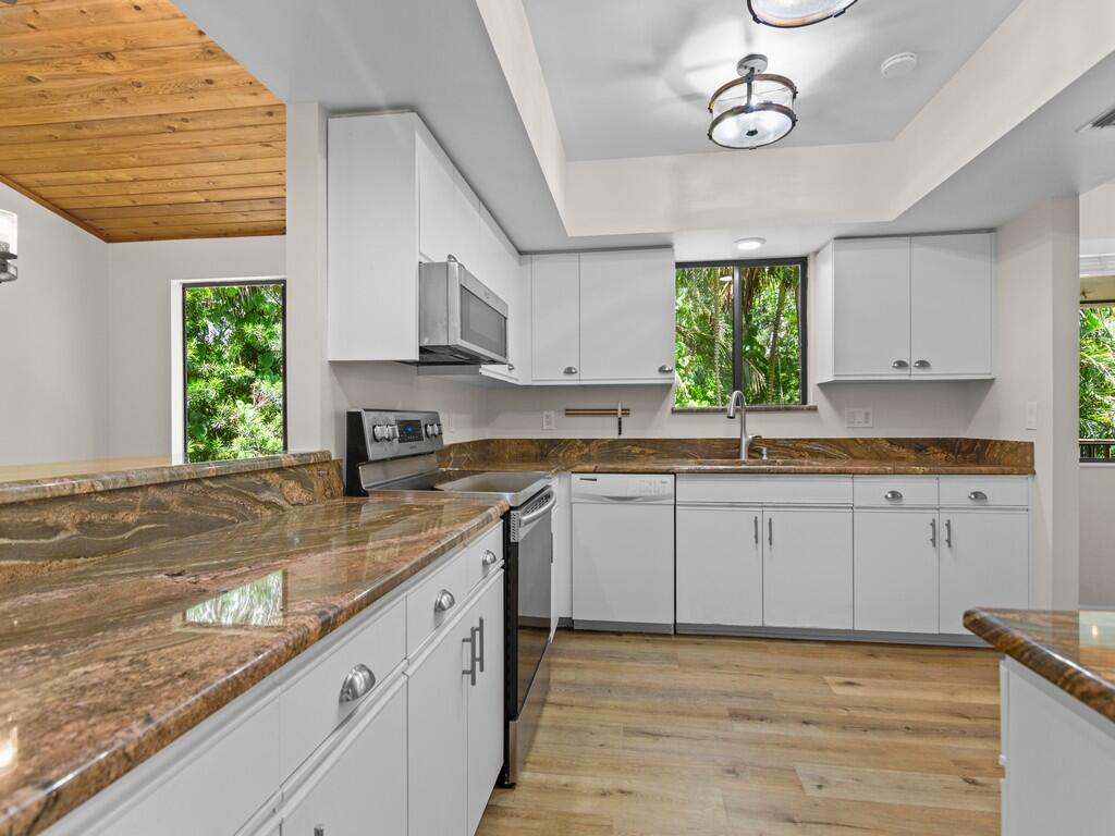 PINE CREEK CONDO III - Residential
