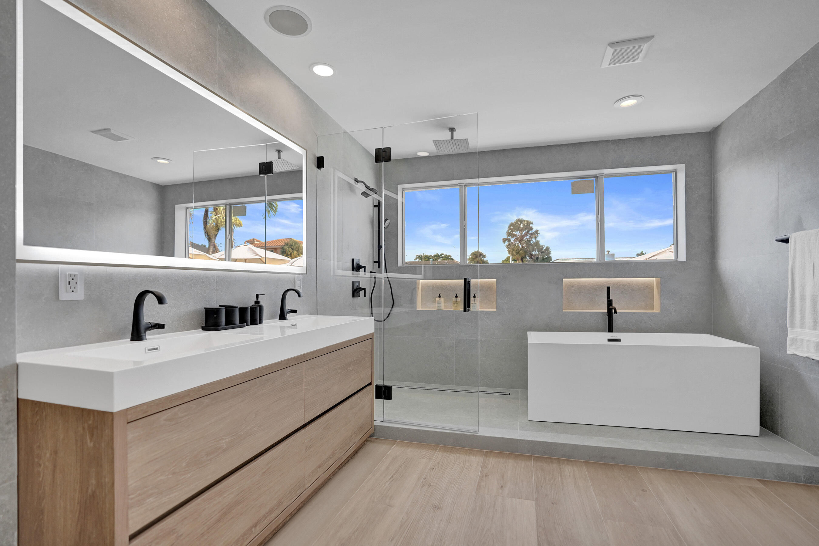 TROPIC ISLE 4TH SEC - Residential