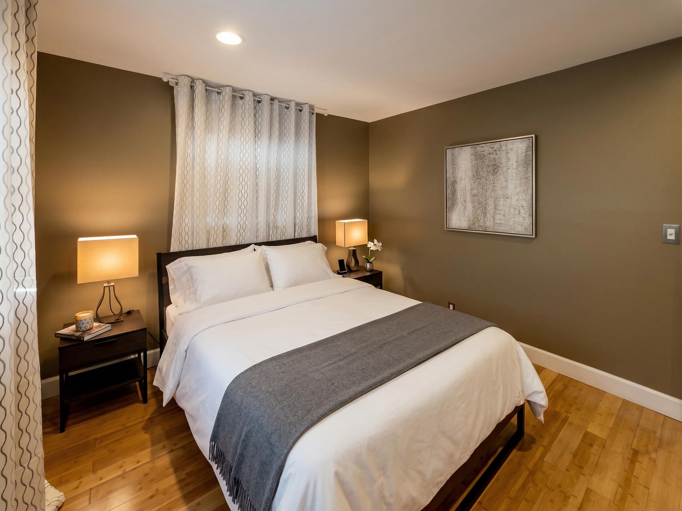 MARILYNN GARDENS - Residential Lease