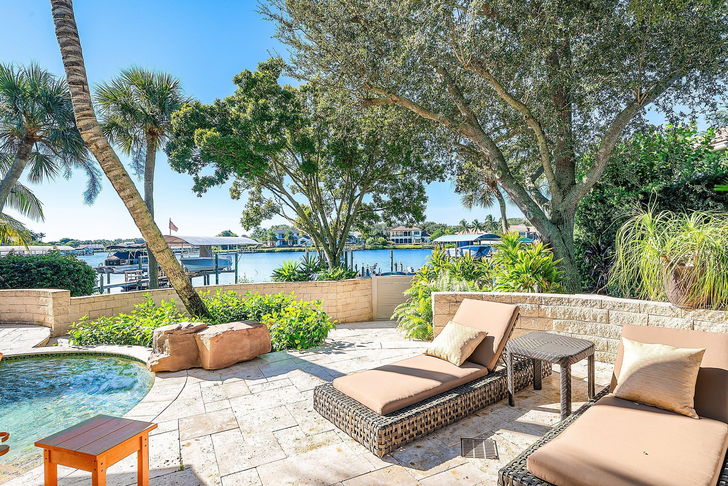 RIVER RIDGE (TEQUESTA) - Residential
