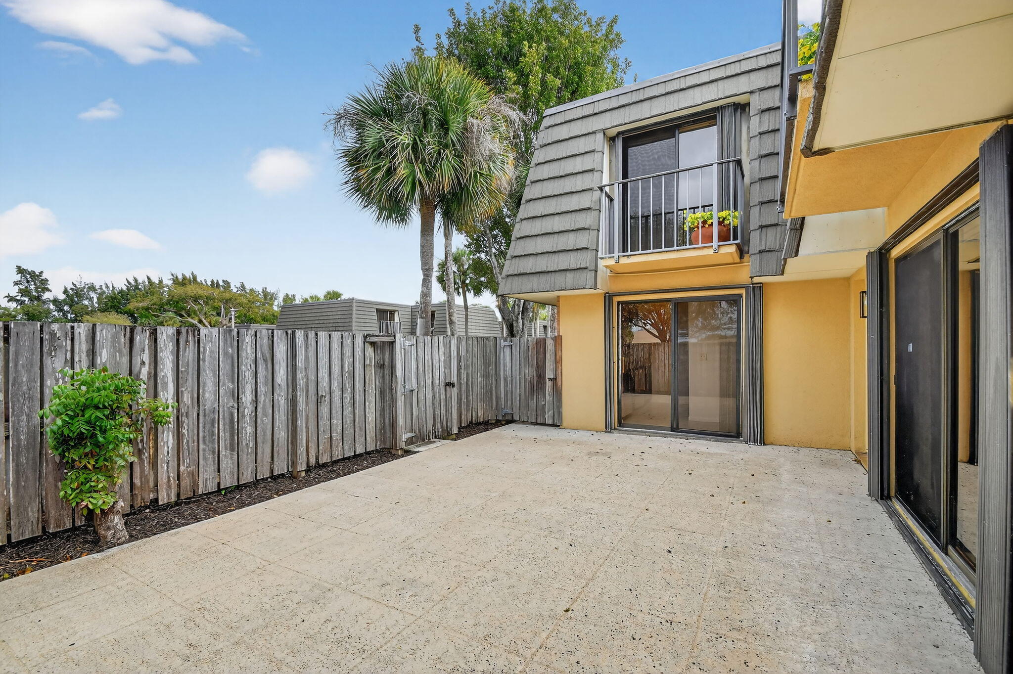 VILLAGE OF SANDALWOOD LAKES 3 - Residential