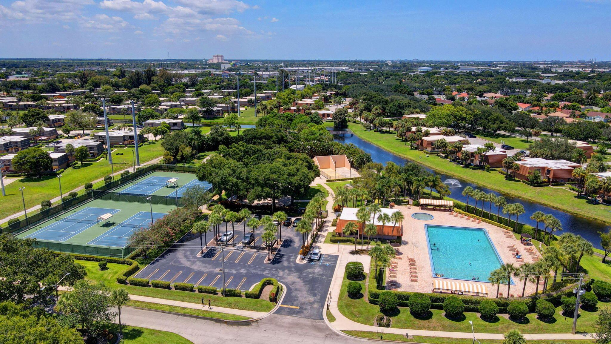 VILLAGE OF SANDALWOOD LAKES 3 - Residential