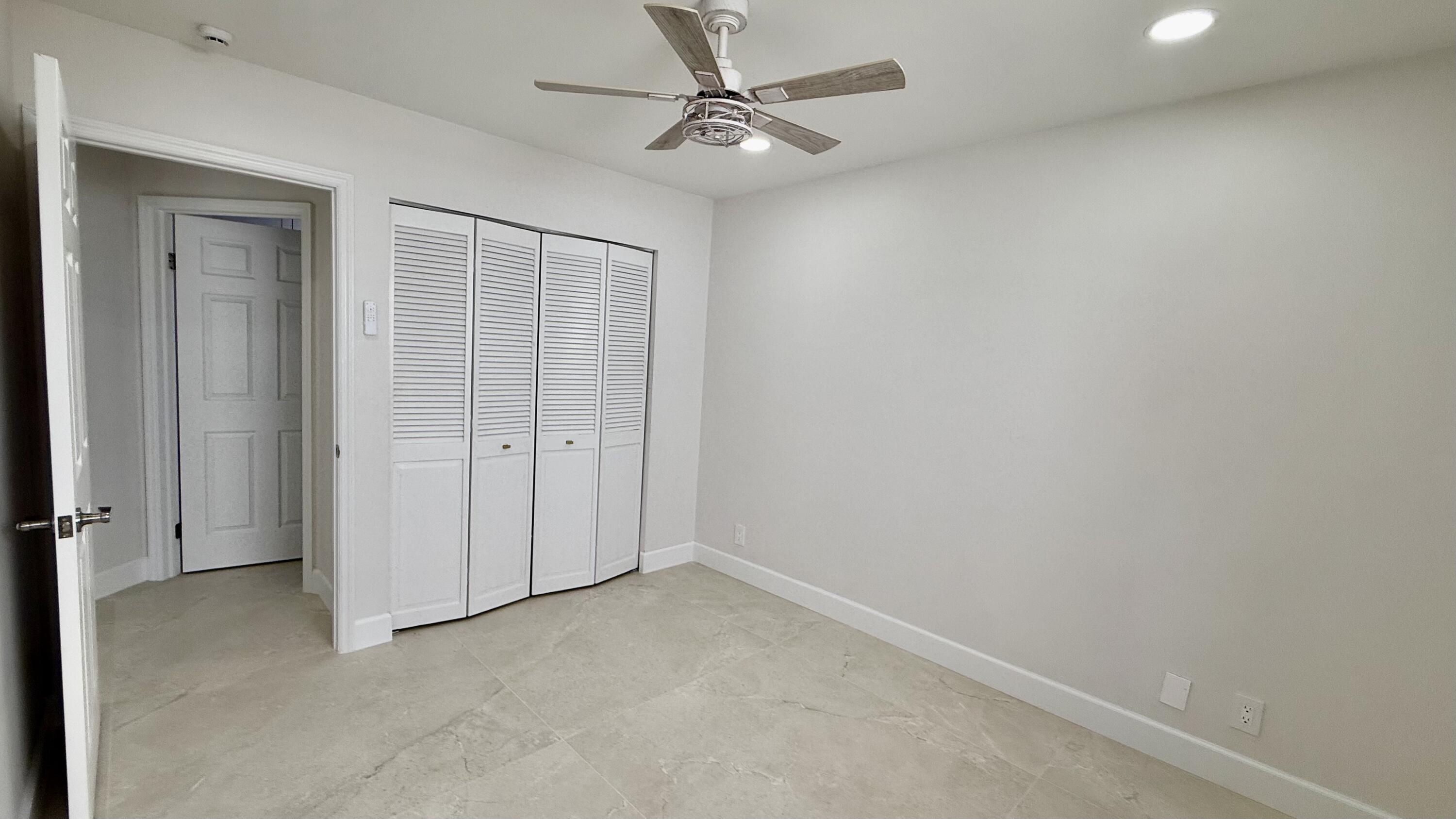 CRYSTAL POINTE 4 - Residential