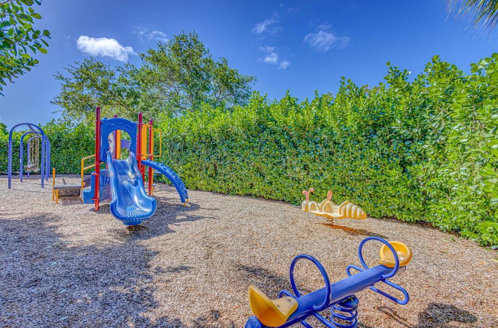 CRYSTAL POINTE 4 - Residential