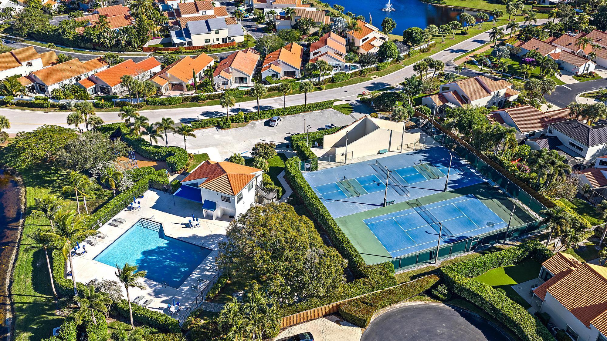 CRYSTAL POINTE 4 - Residential