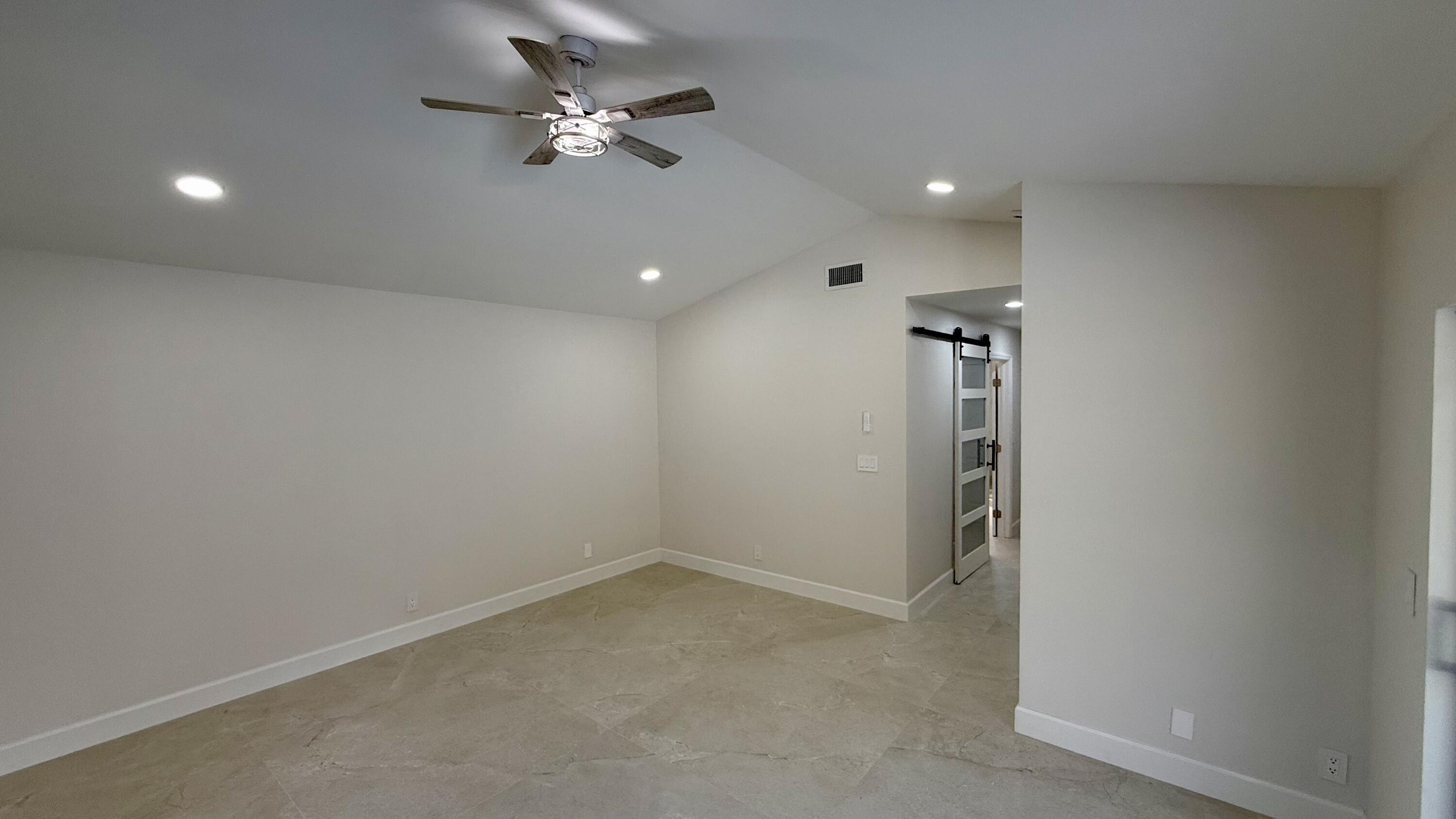 CRYSTAL POINTE 4 - Residential