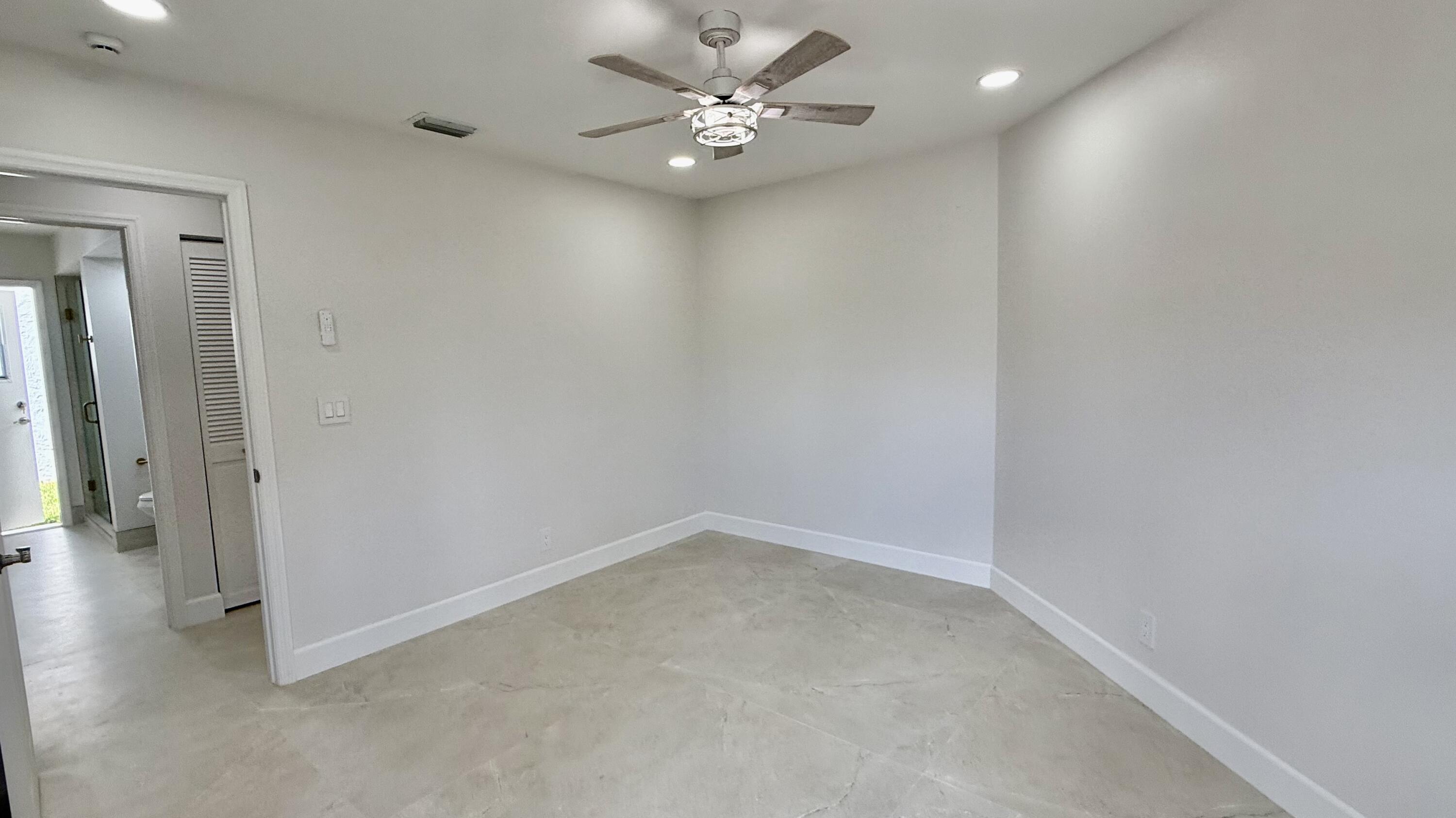CRYSTAL POINTE 4 - Residential