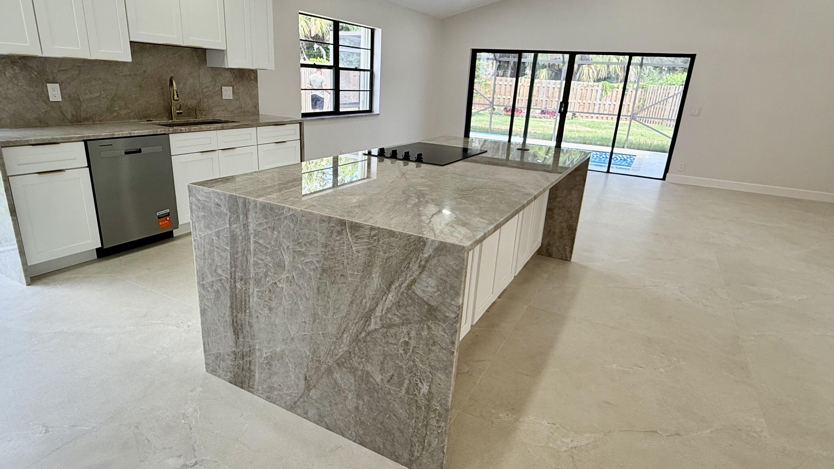 CRYSTAL POINTE 4 - Residential
