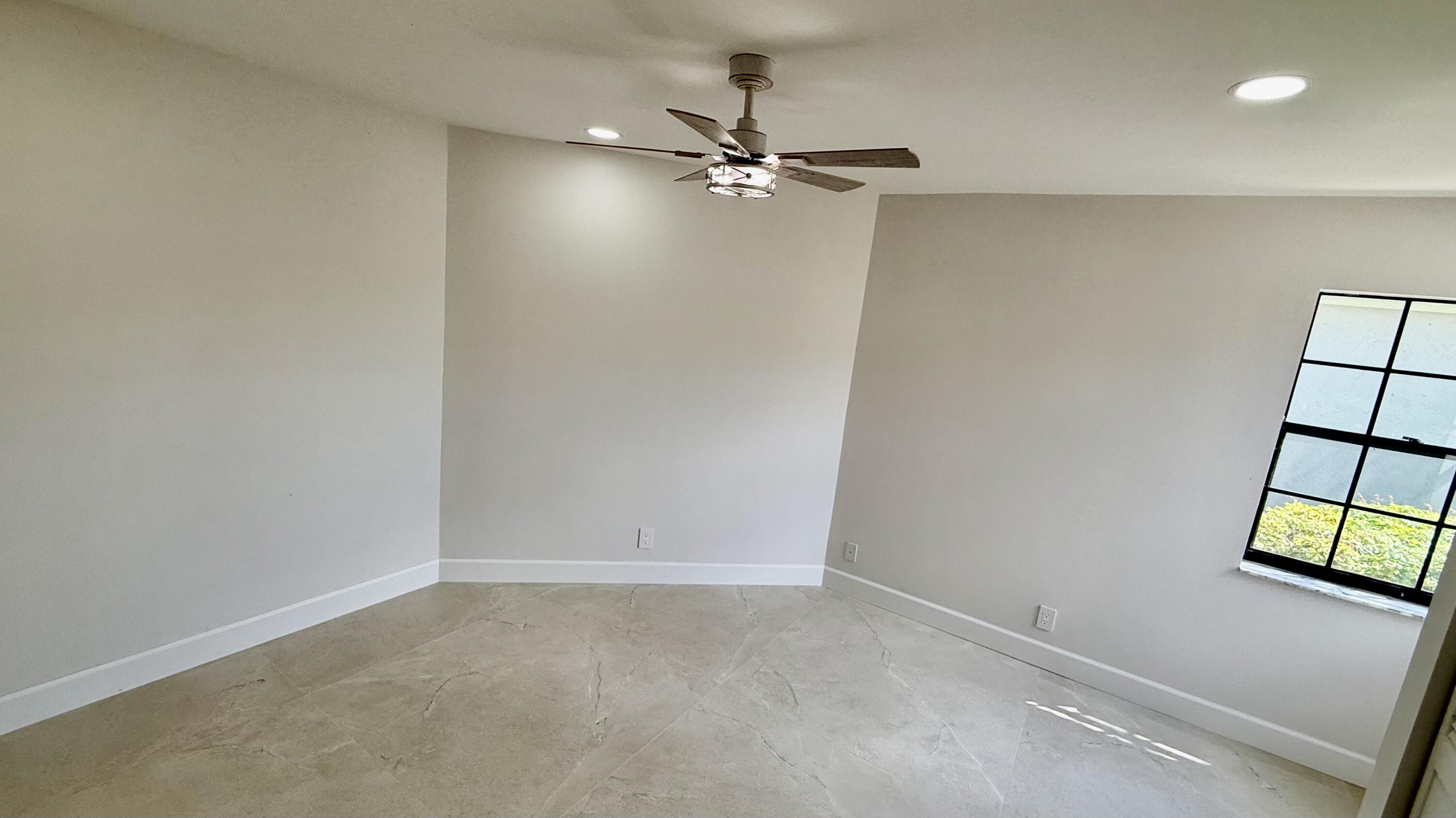 CRYSTAL POINTE 4 - Residential