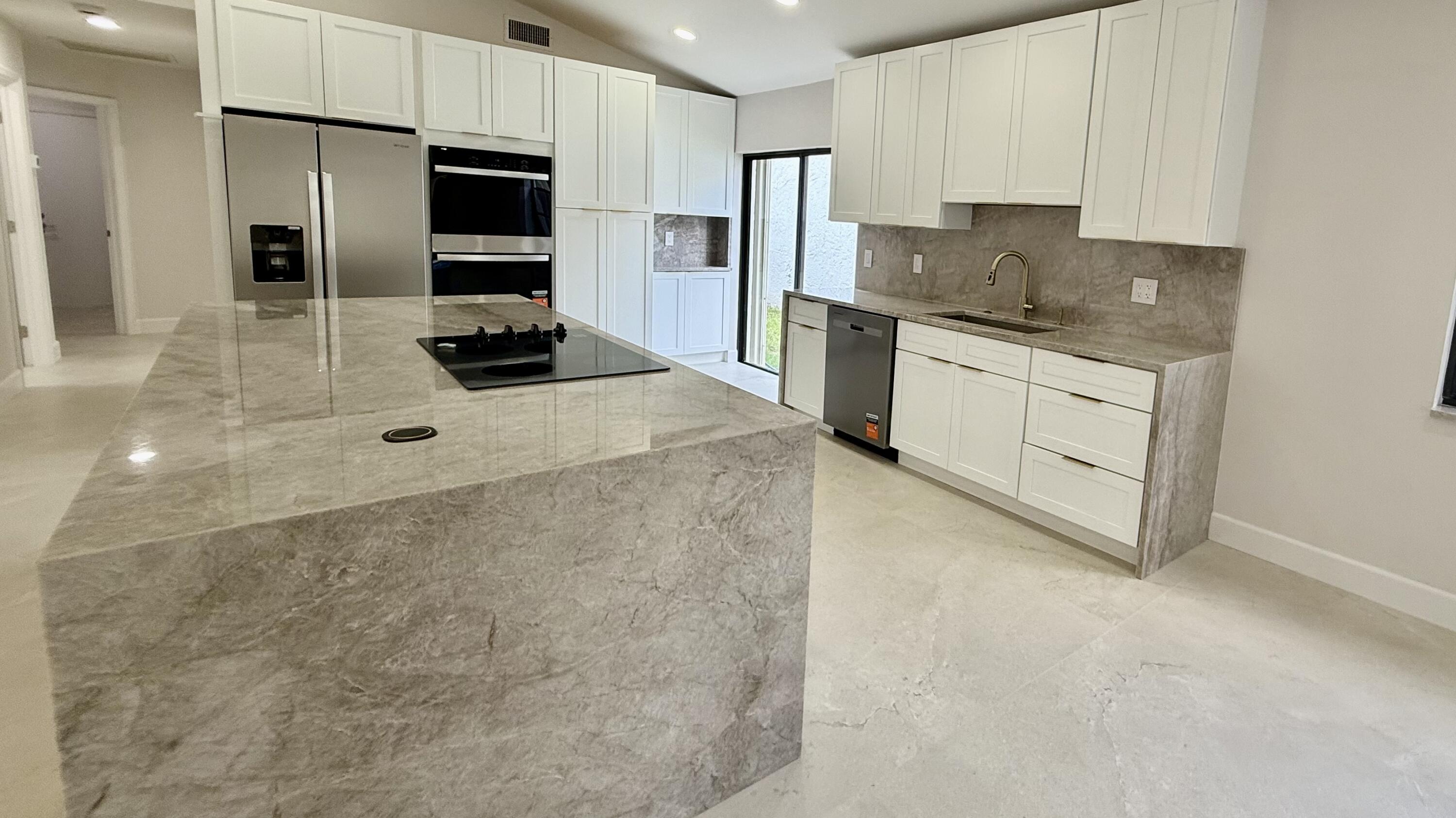 CRYSTAL POINTE 4 - Residential