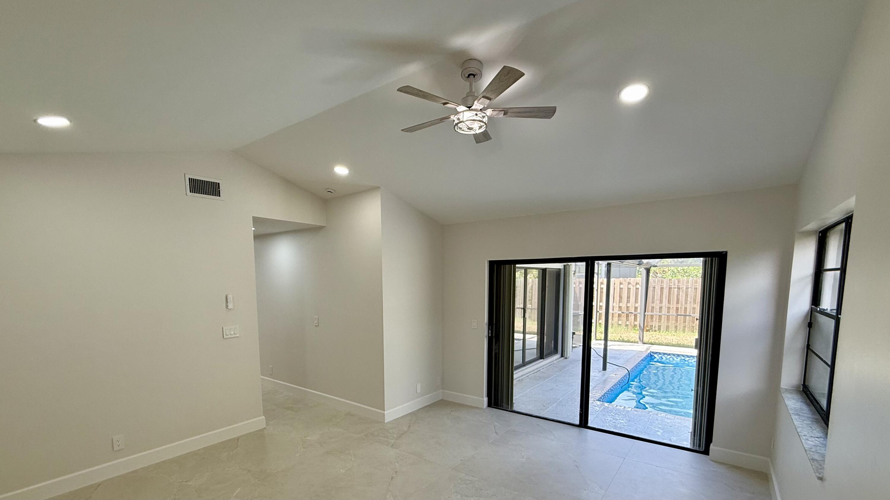 CRYSTAL POINTE 4 - Residential