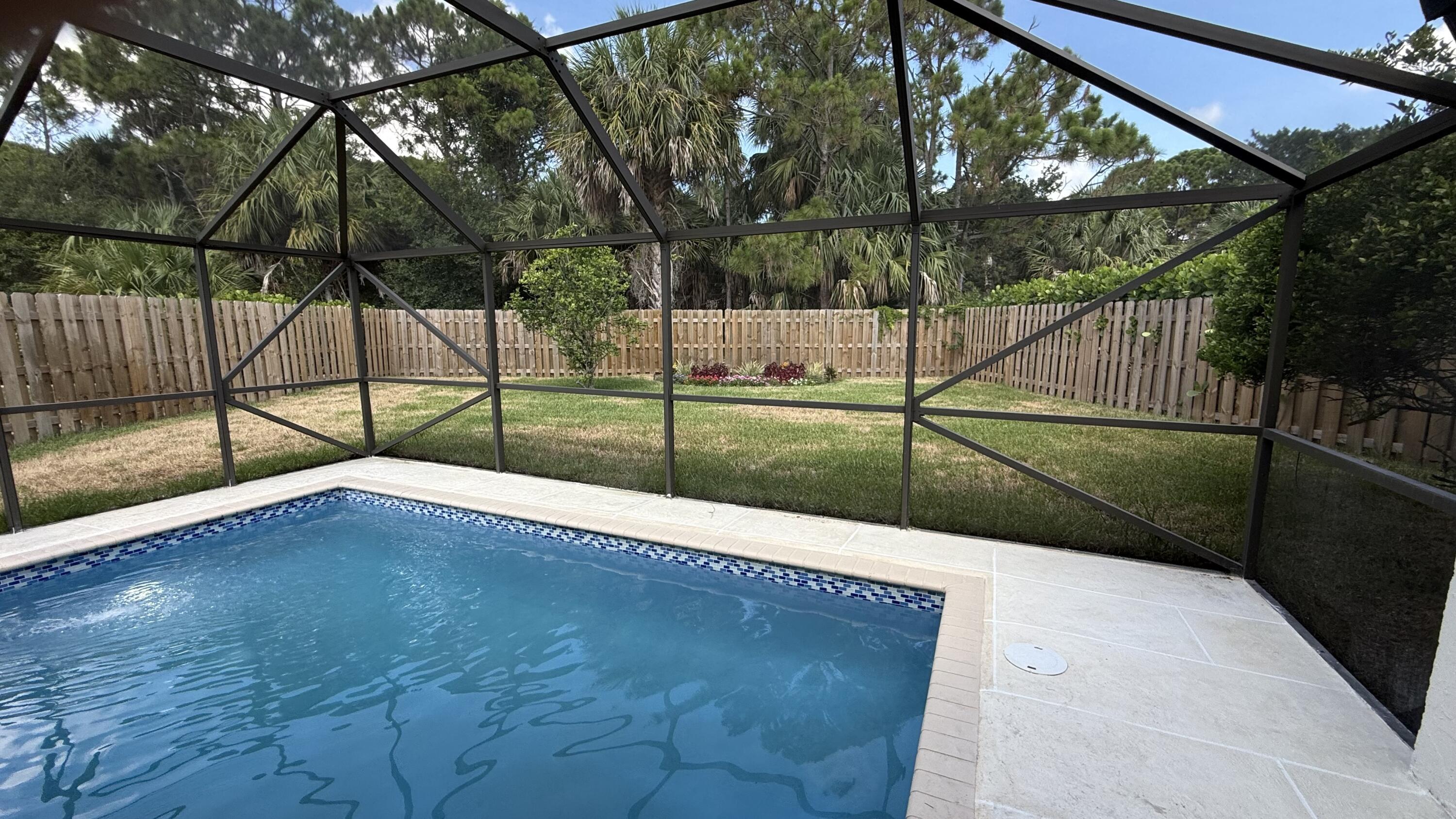 CRYSTAL POINTE 4 - Residential