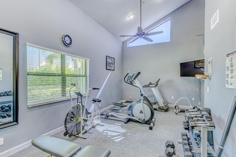 CRYSTAL POINTE 4 - Residential