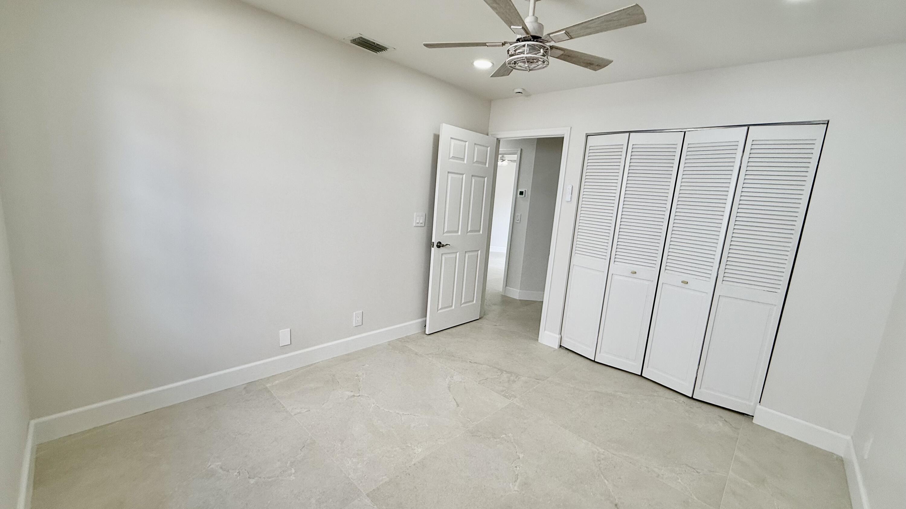 CRYSTAL POINTE 4 - Residential