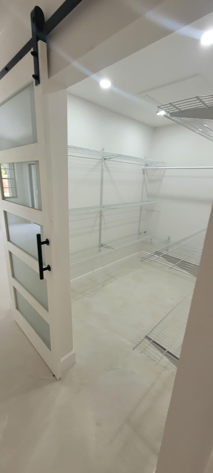 CRYSTAL POINTE 4 - Residential