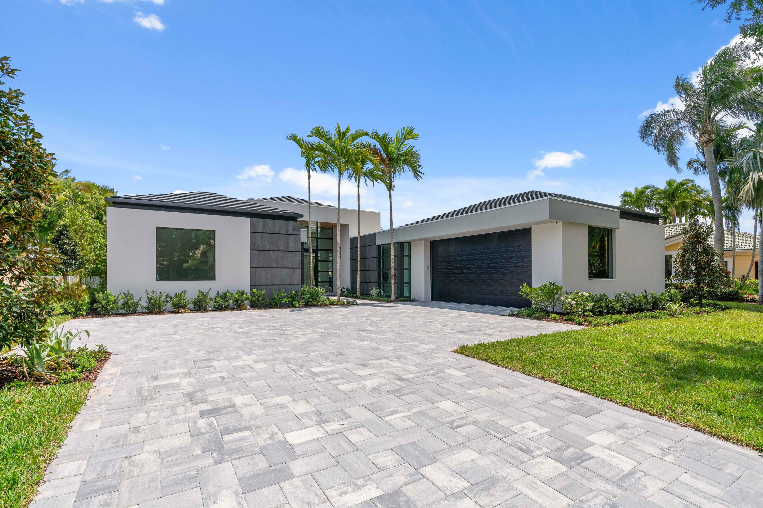 ADMIRALS COVE - Residential