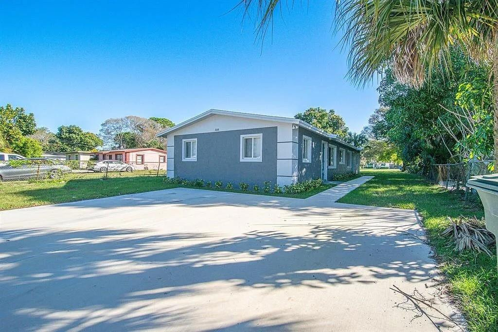 This stunning duplex in Fort Pierce has been fully renovated with all the modern upgrades you could want! Offering 3 bedrooms and 1 bath in each unit, this property is perfect for both homeowners and investors. From the updated kitchen, windows, flooring, and more, everything has been carefully designed for comfort and efficiency.
