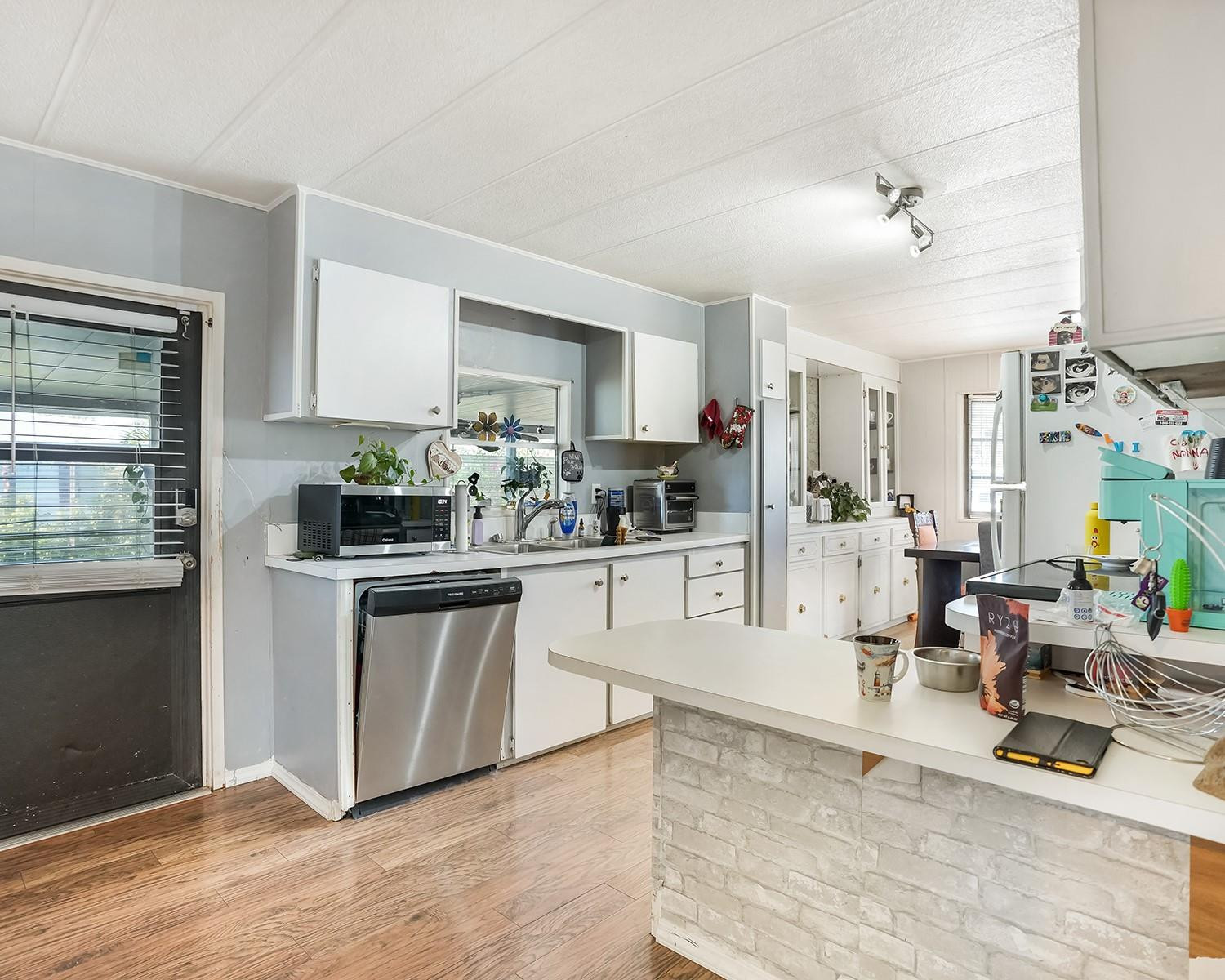 RAVENSWOOD ESTATES & MARINAS - Residential