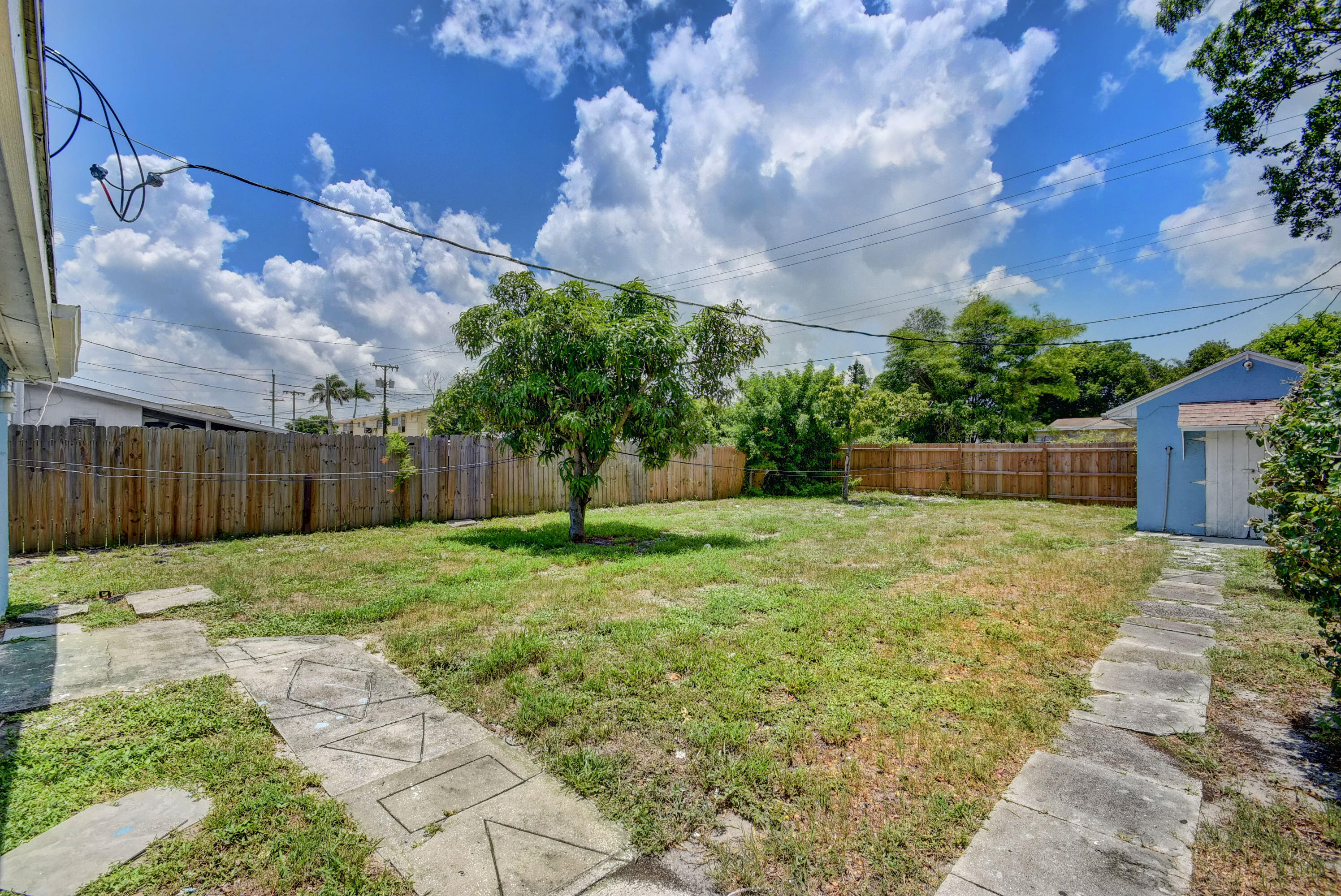 LAKE WORTH TOWN OF - Residential