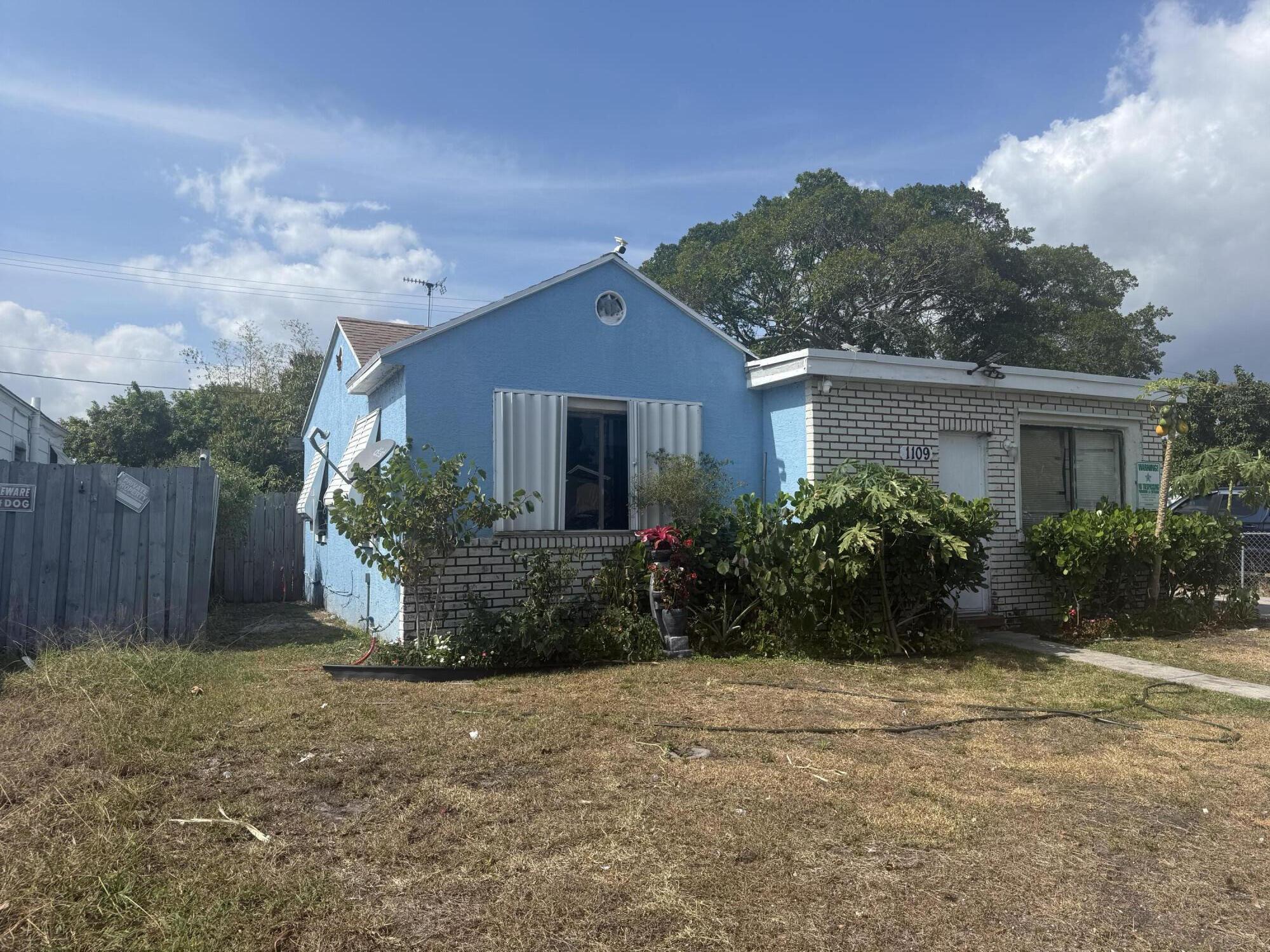 Fantastic opportunity. Lake Worth Beach! Solid cbs built home with a detached utility building. Large oversized spacious lot and driveway. Laundry is on site. Bring all your cars, trucks and boats. No hoa. Located only a short distance to great shopping, dining, airport, I 95, FL turnpike, and beaches. Call today.