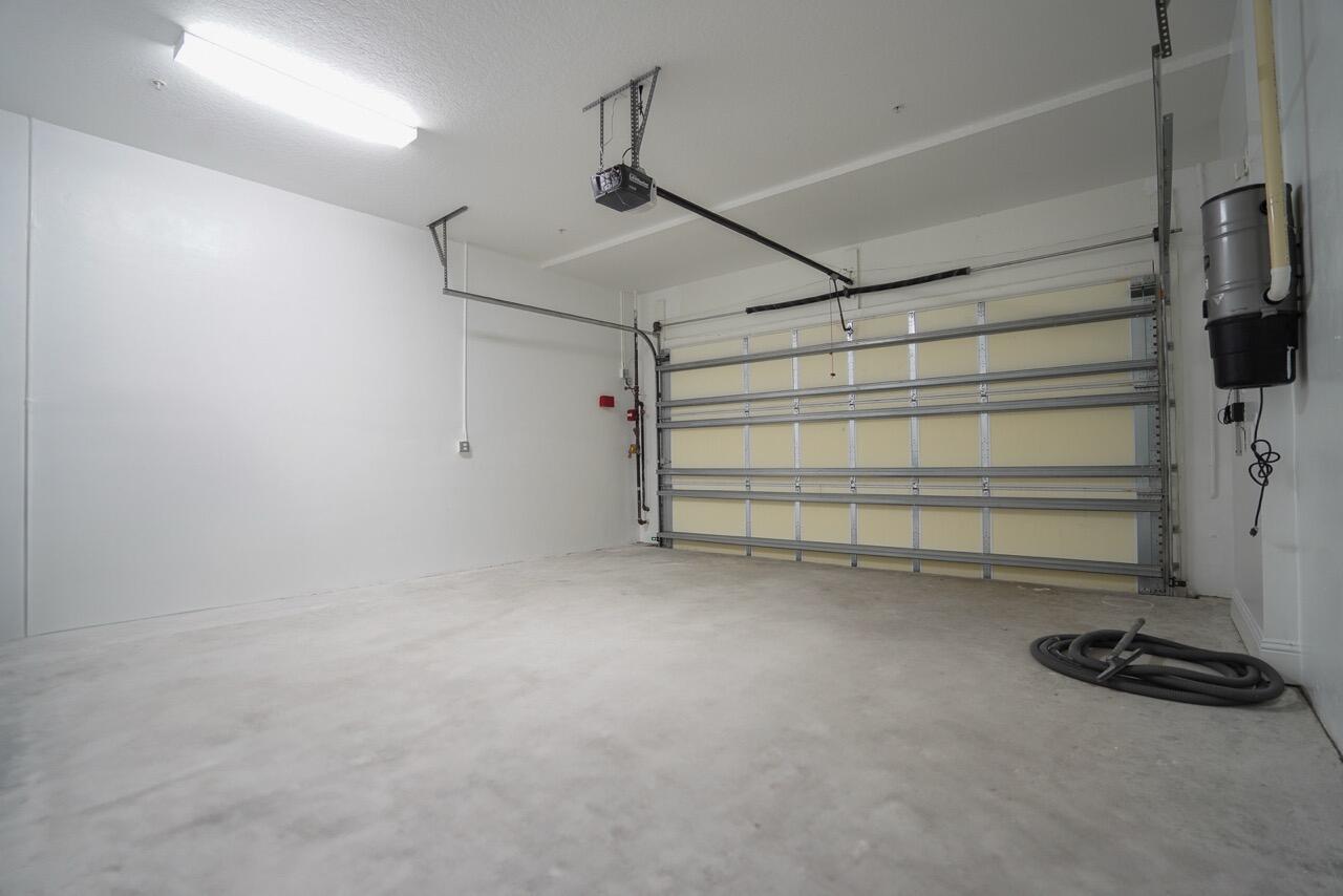 LATITUDE DELRAY - Residential Lease