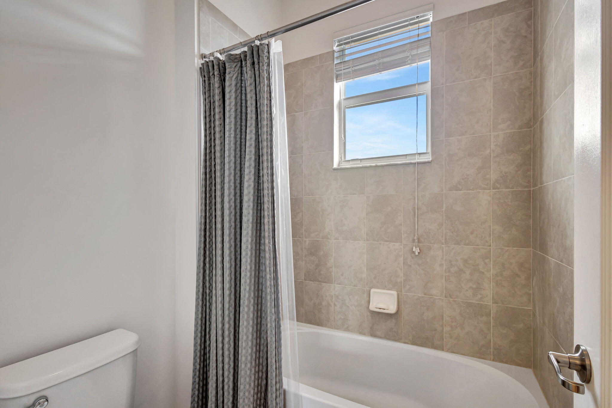RIALTO LOXAHATCHEE RESERVE NORTH - Residential Lease