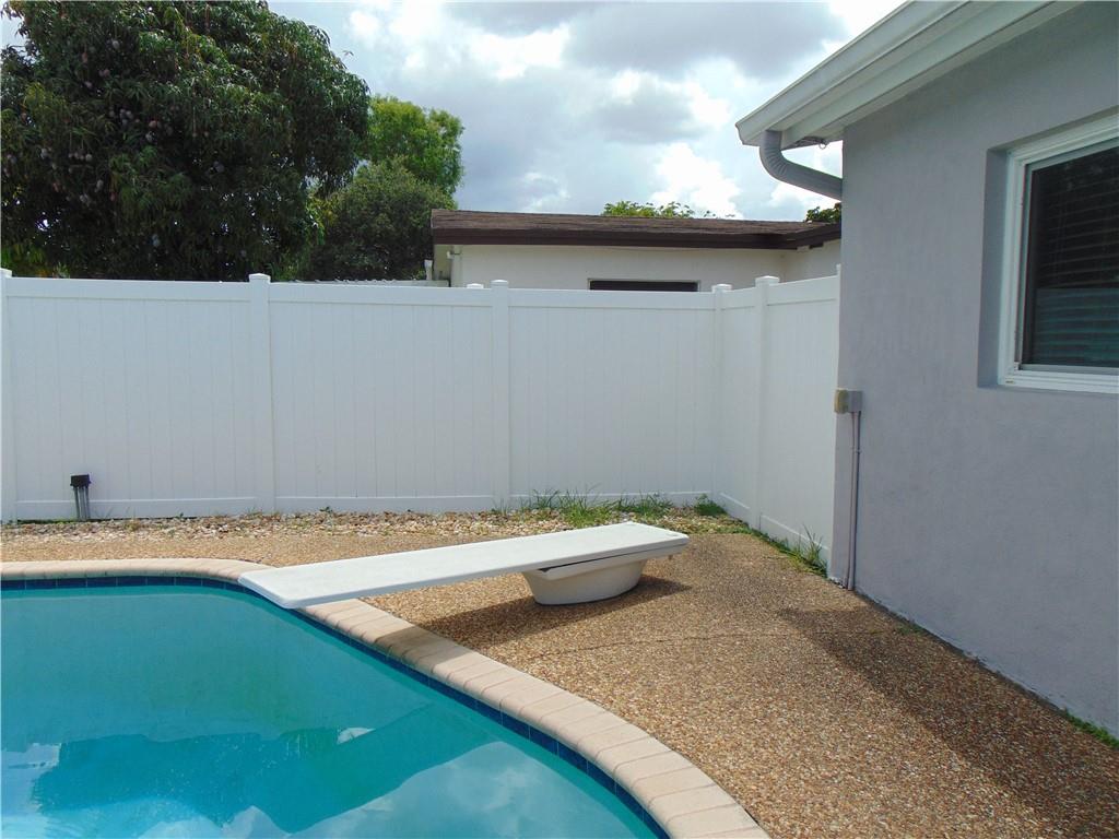 Oriole-Margate Sec 4 78-2 - Residential